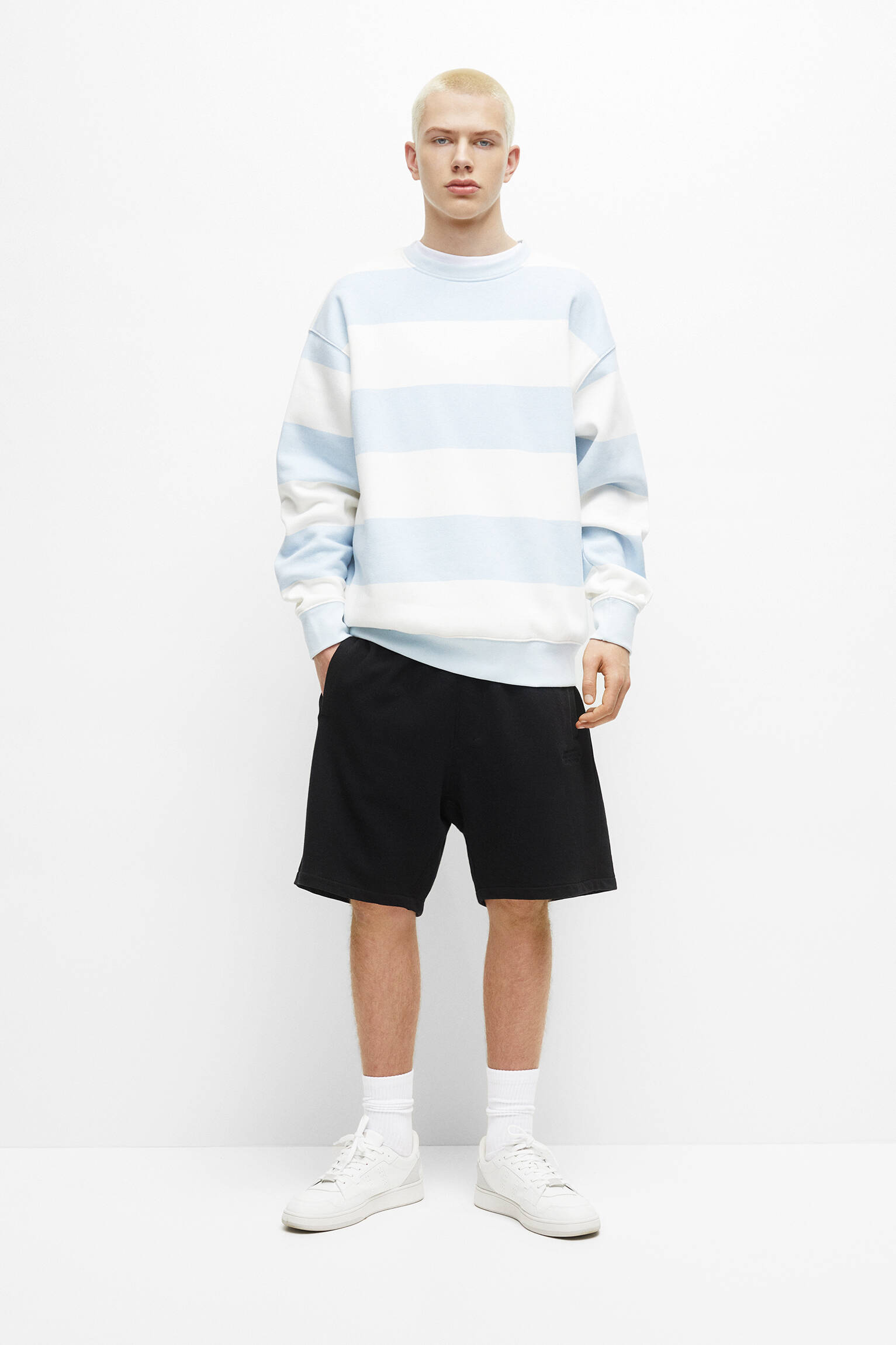 CONJUNTO DE MOLETOM BERMUDA JOGGER - PRETO