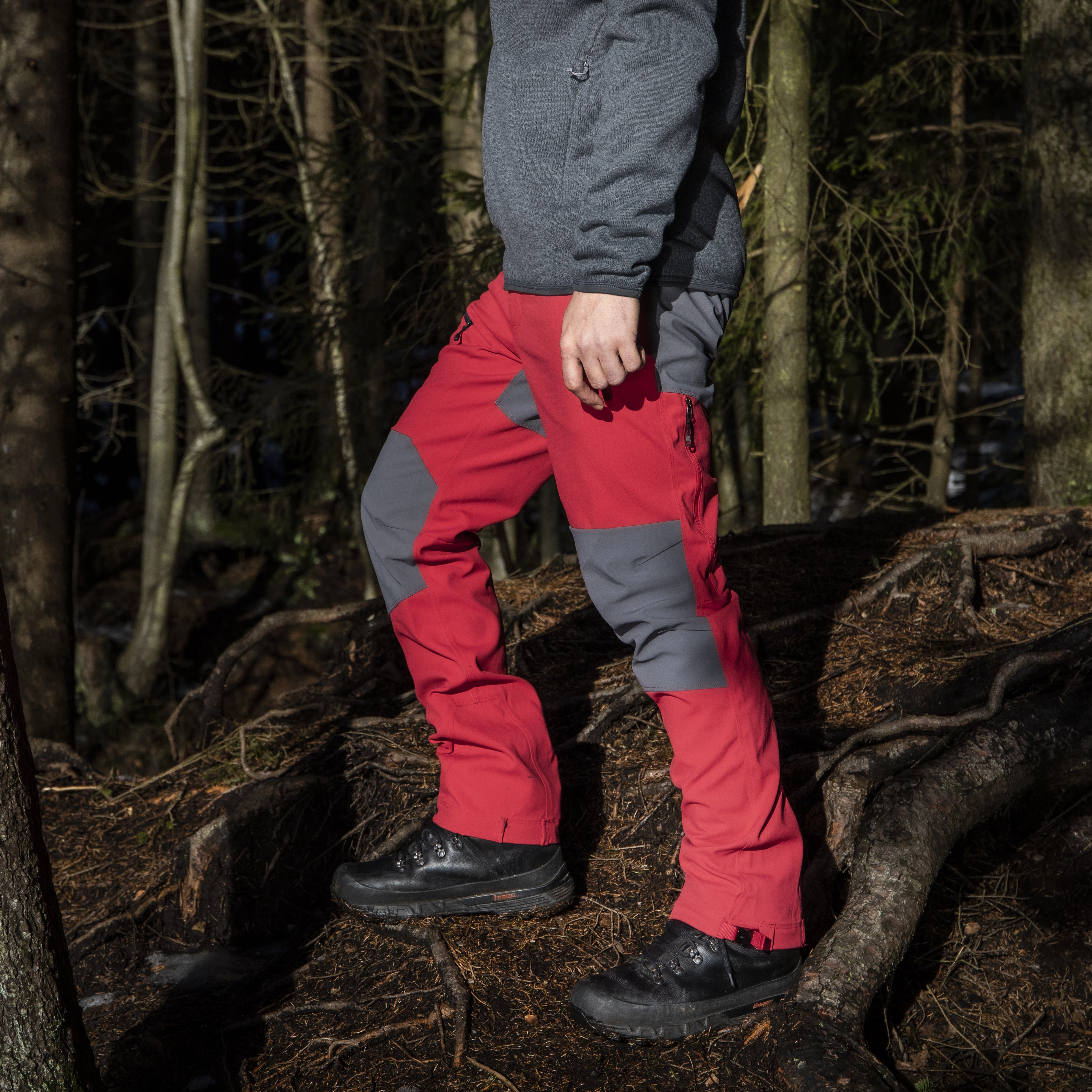 Fjorda Trekking Hybrid Pants Red / Solid Dark Grey