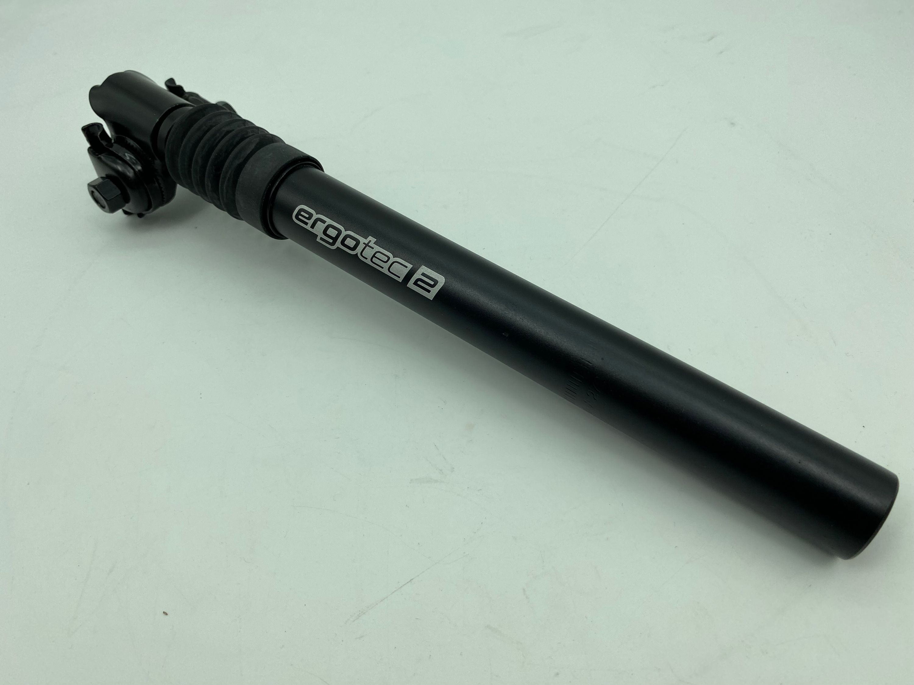 Ergotec gefederte Sattelstütze SP-2.0 Ø 31,8 schwarz mit Kloben