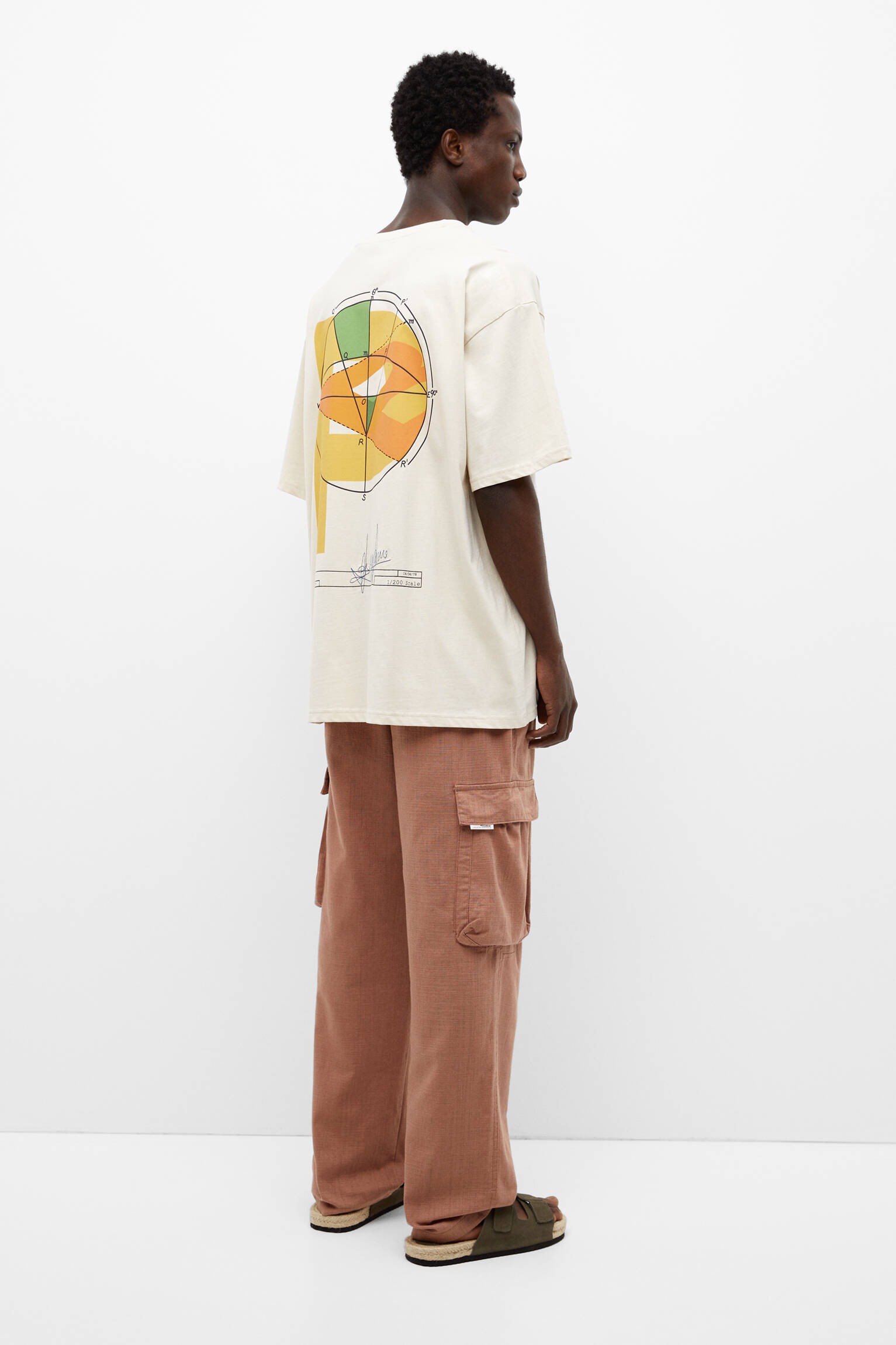 Camiseta estampada com detalhes bordados - Areia