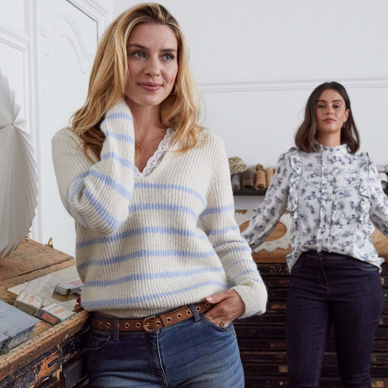Pull col V femme