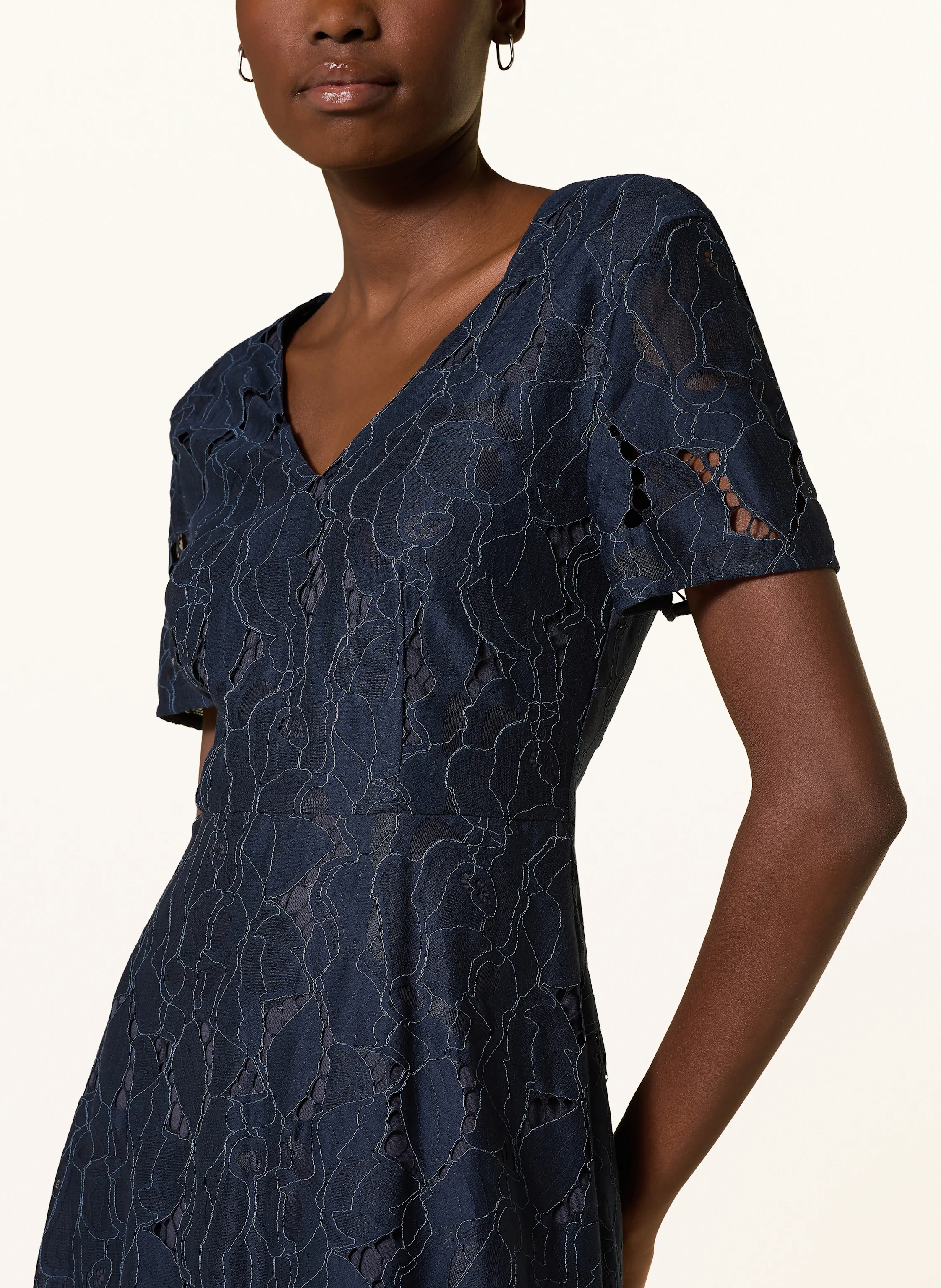s.Oliver BLACK LABEL Spitzenkleid