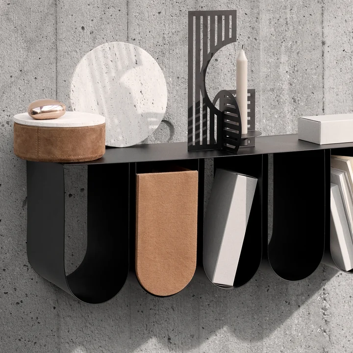 Kristina Dam Studio - Curved Wandregal, schwarz