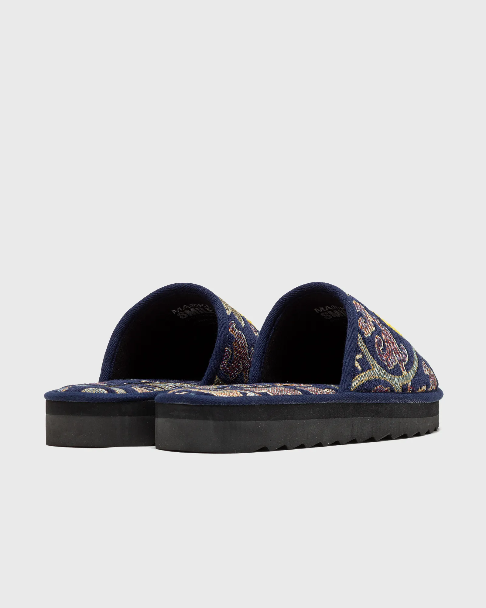 Market Smiley Upside Down Hotel Slippers