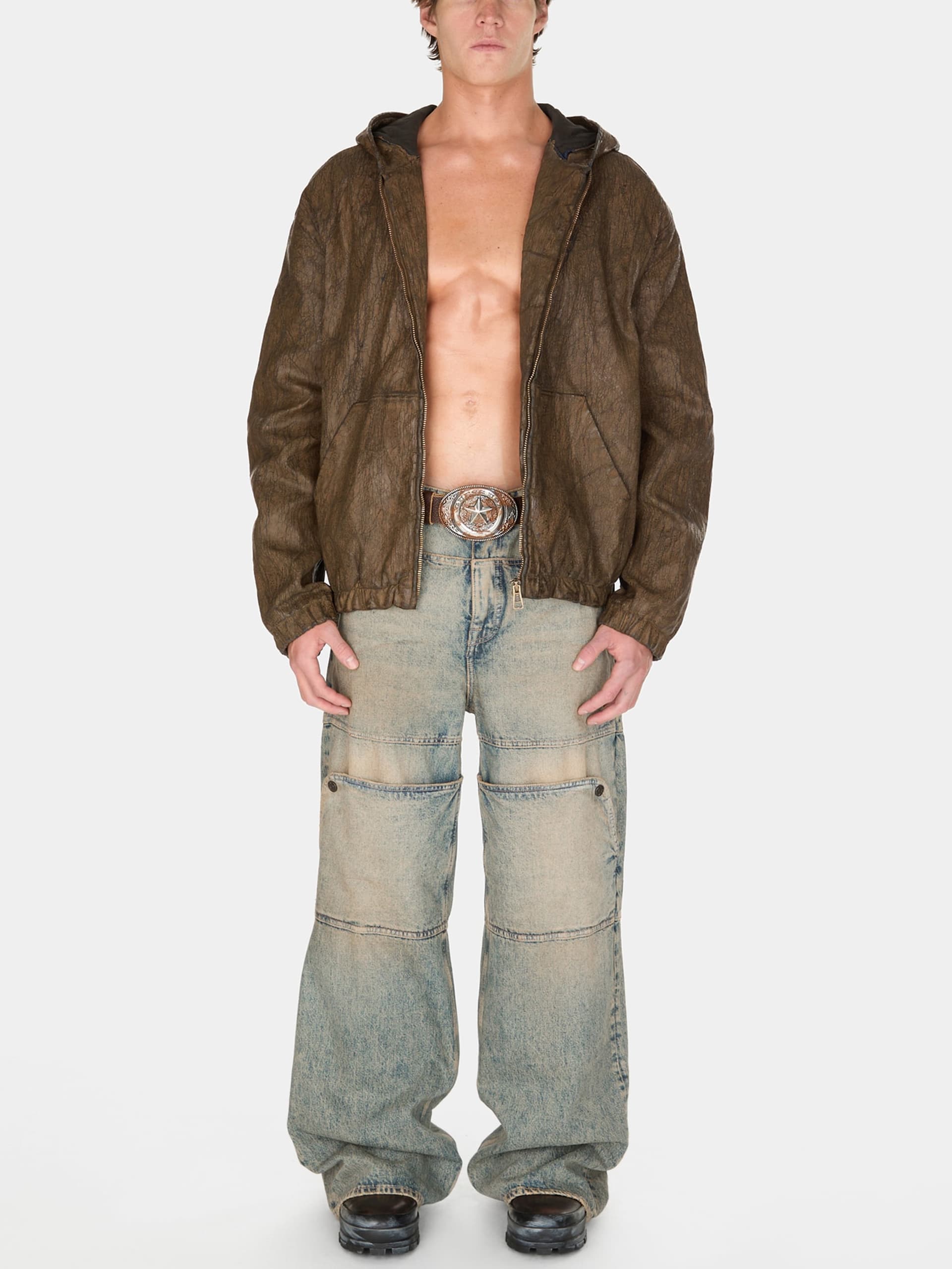 jaqueta com capuz em denim revestido