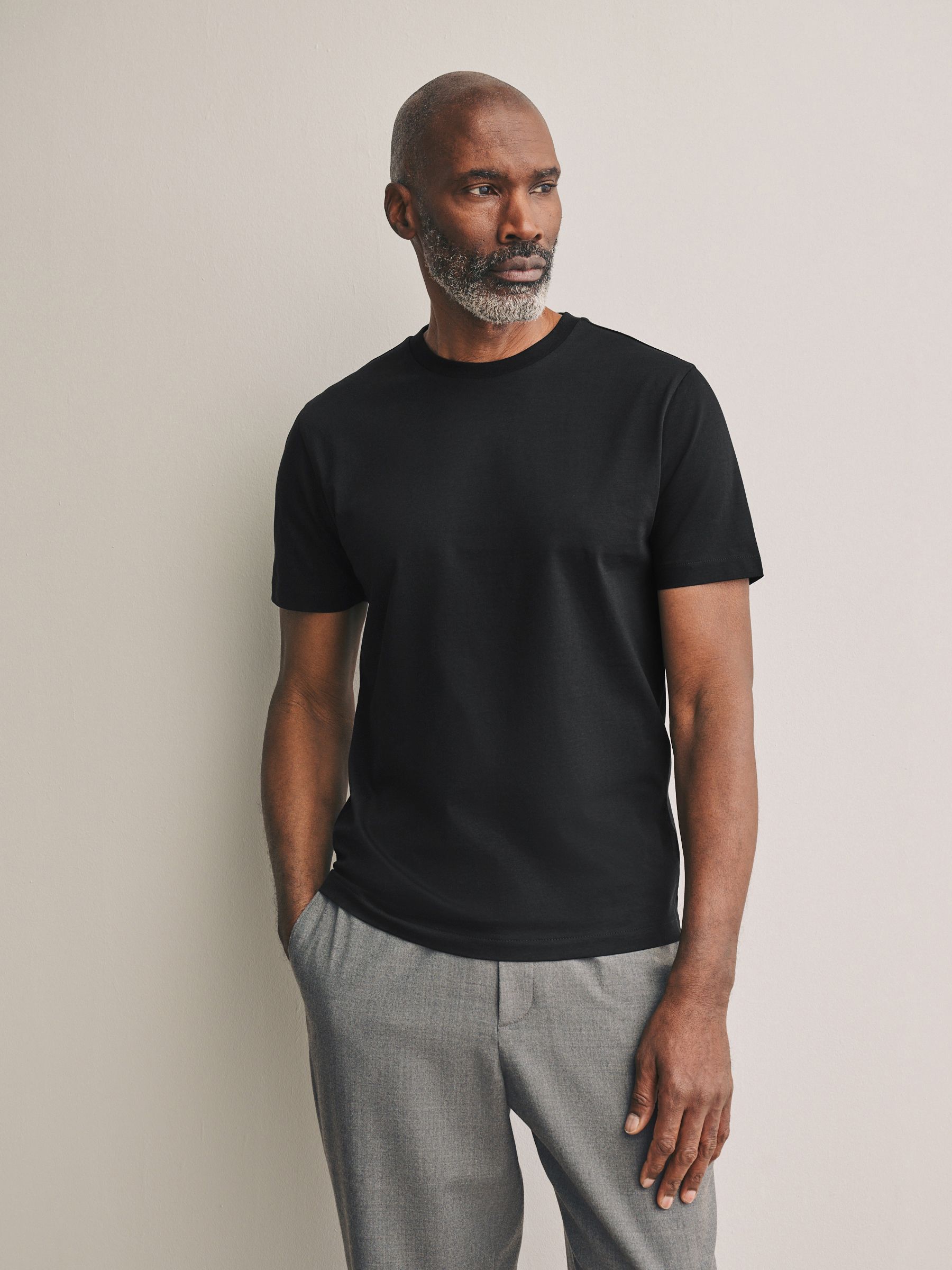 Zwart - Slim Fit - Signature SUPIMA® Cotton Crew Neck T-Shirt