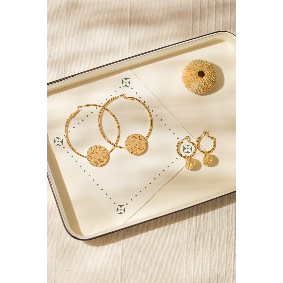 mini boucles d'oreilles créoles ronds martelés doré à l'or fin - HESTIA