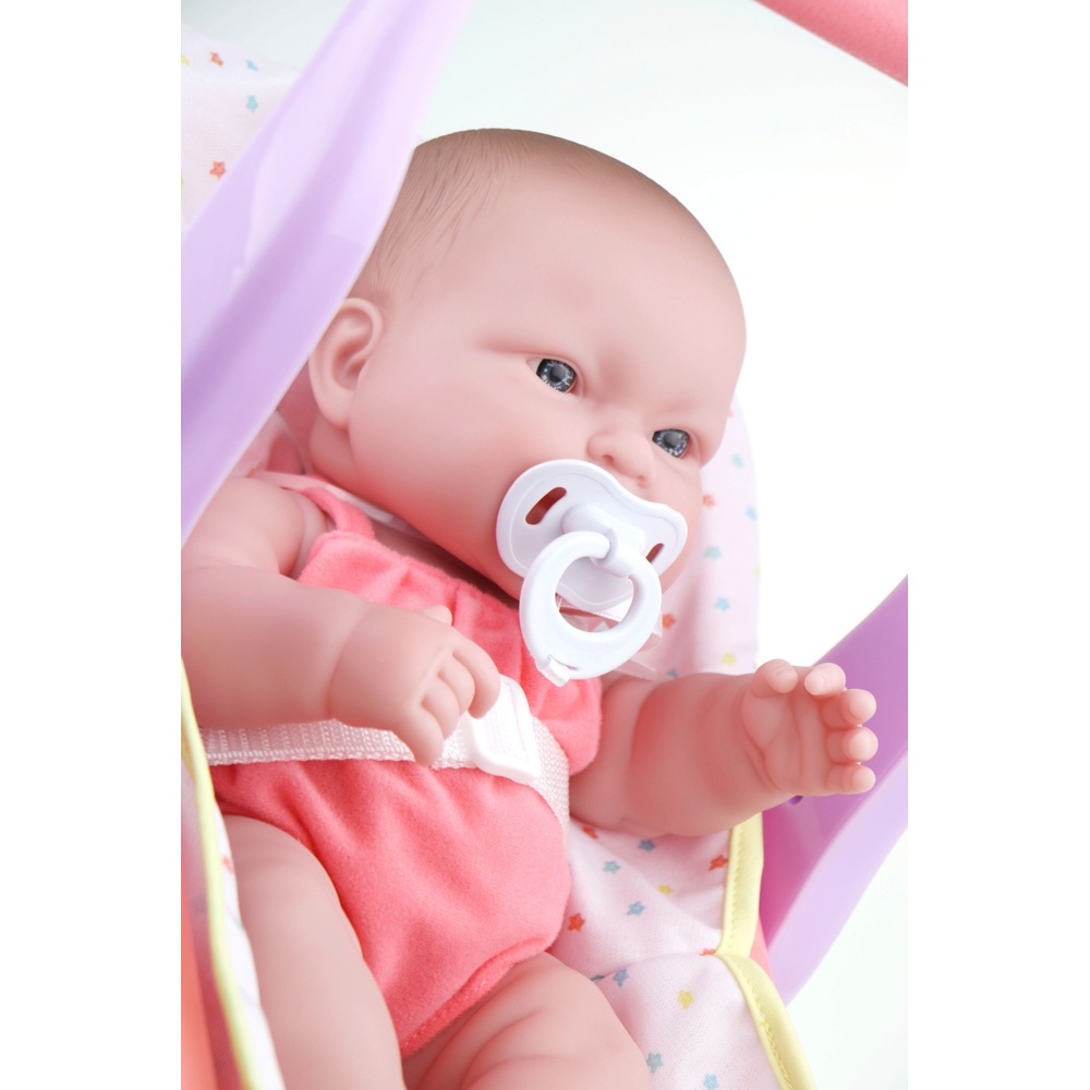 Vieles zum Lieben – Baby mit Tragesitz