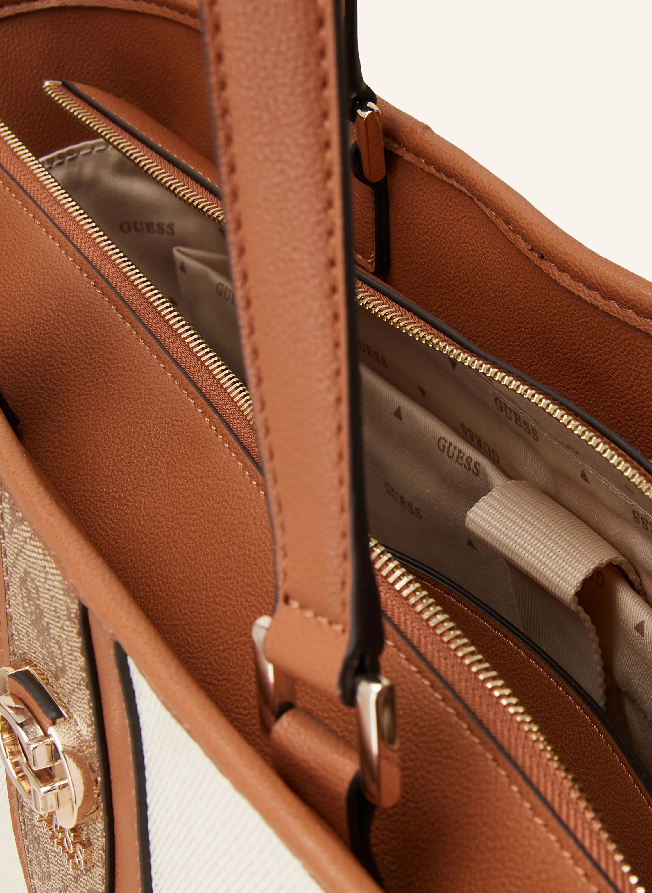 GUESS Shopper KERIMA