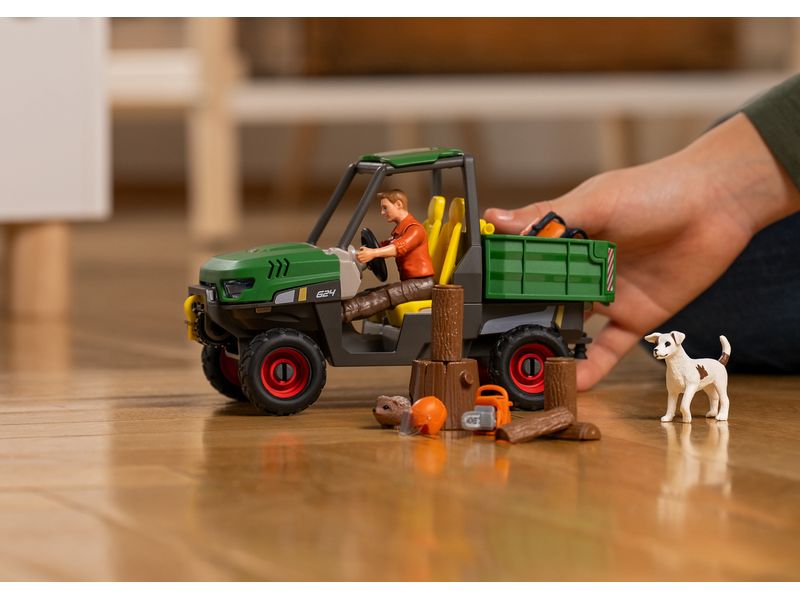 Schleich Spielfigurenset Farm World Waldbauer mit Fahrzeug Traktor-Spielset mit 49 Teilen