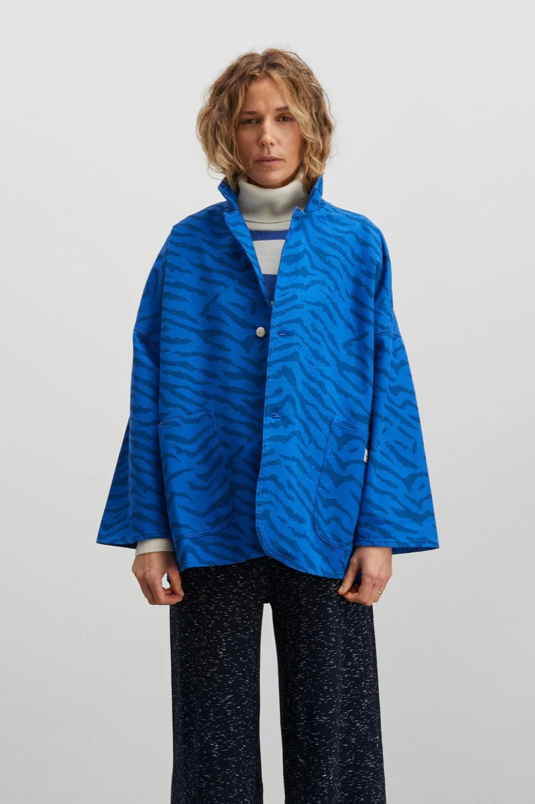 Mads Nørgaard  Sketch Denim Denya jakke - Denim Zebra Aop/Olympian Blue