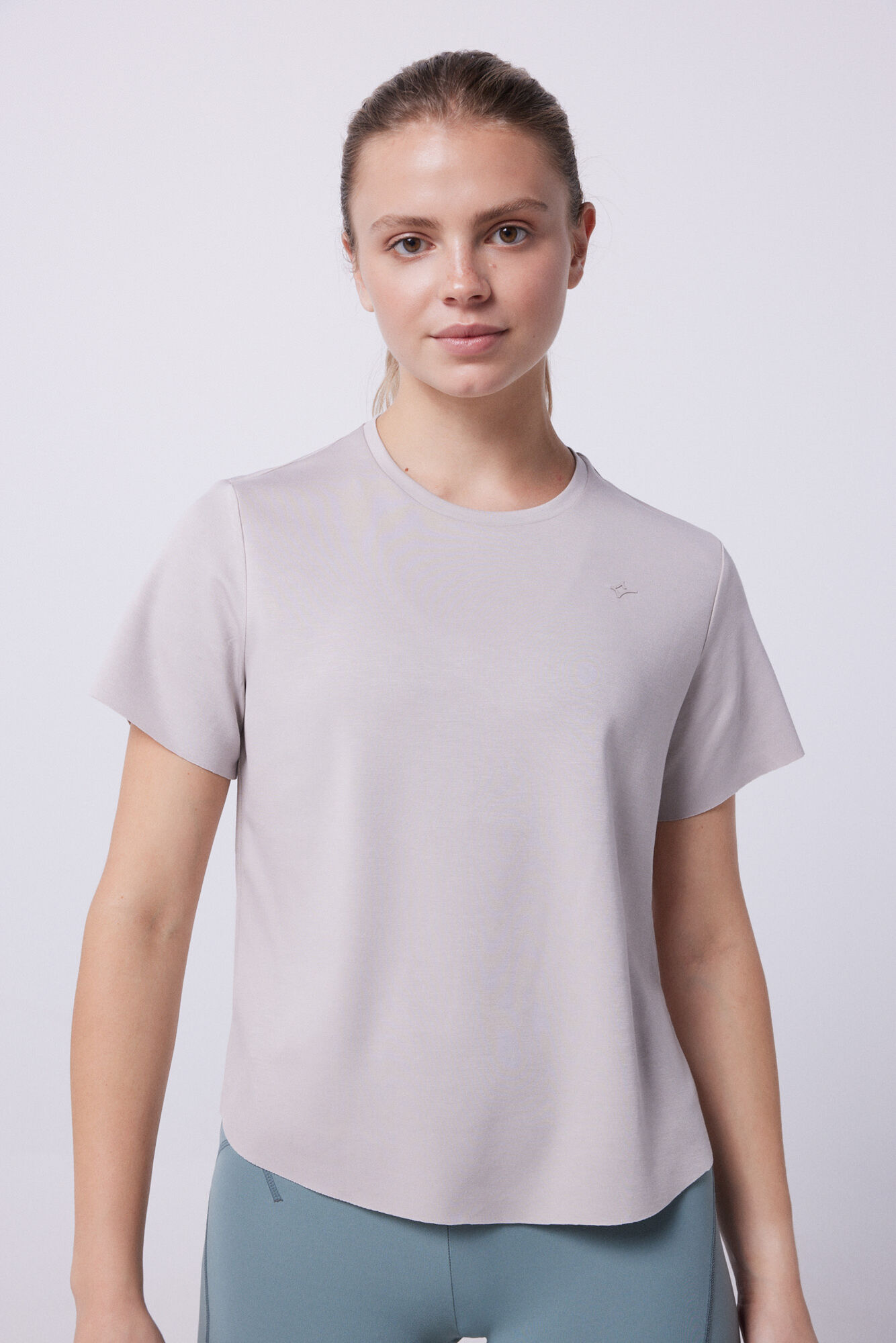 camiseta bege de modal