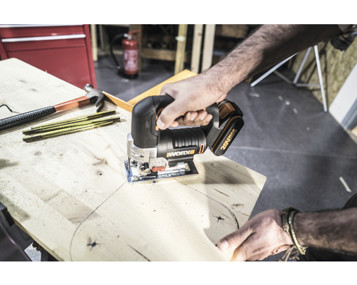 WORX 20V 80mm WX543 accu decoupeerzaag, inclusief koffer, 1 x 2Ah accu en 1 snellader