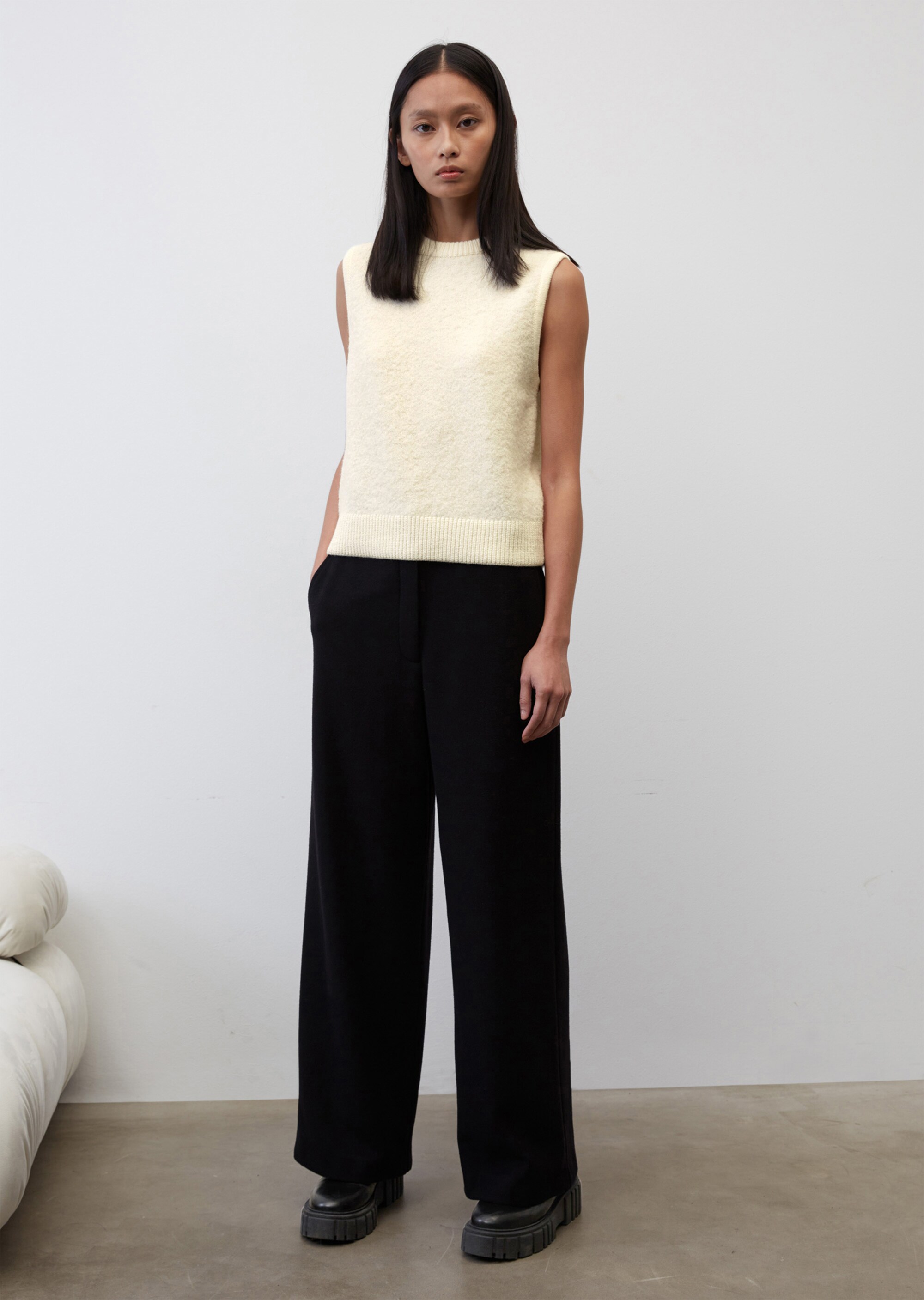 Bouclé-Pullunder cropped aus Schurwolle-Alpakawolle-Mix