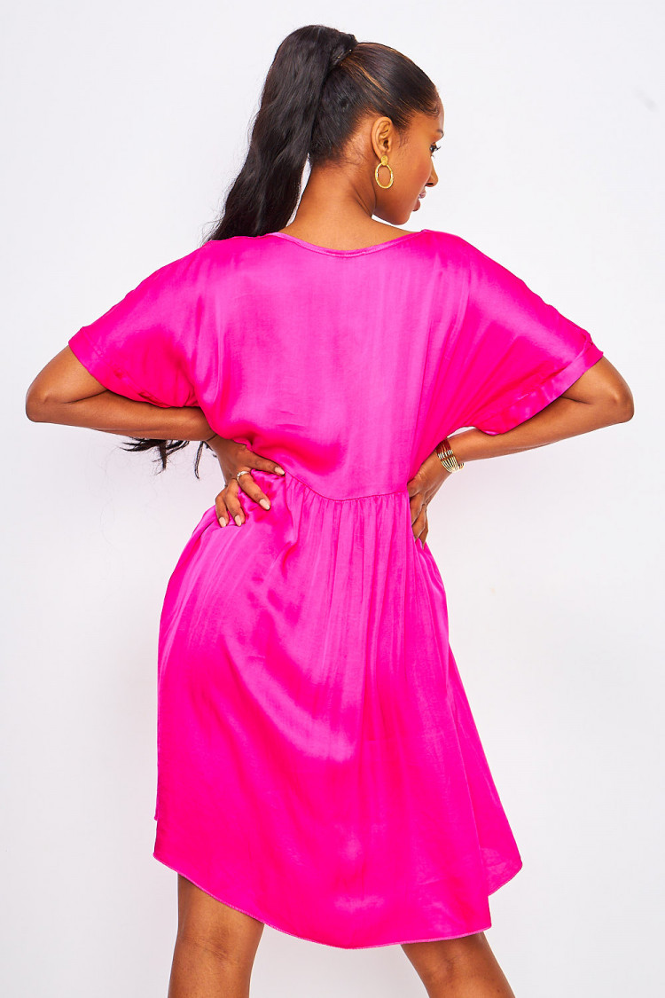 Robe courte satinée rose fuchsia