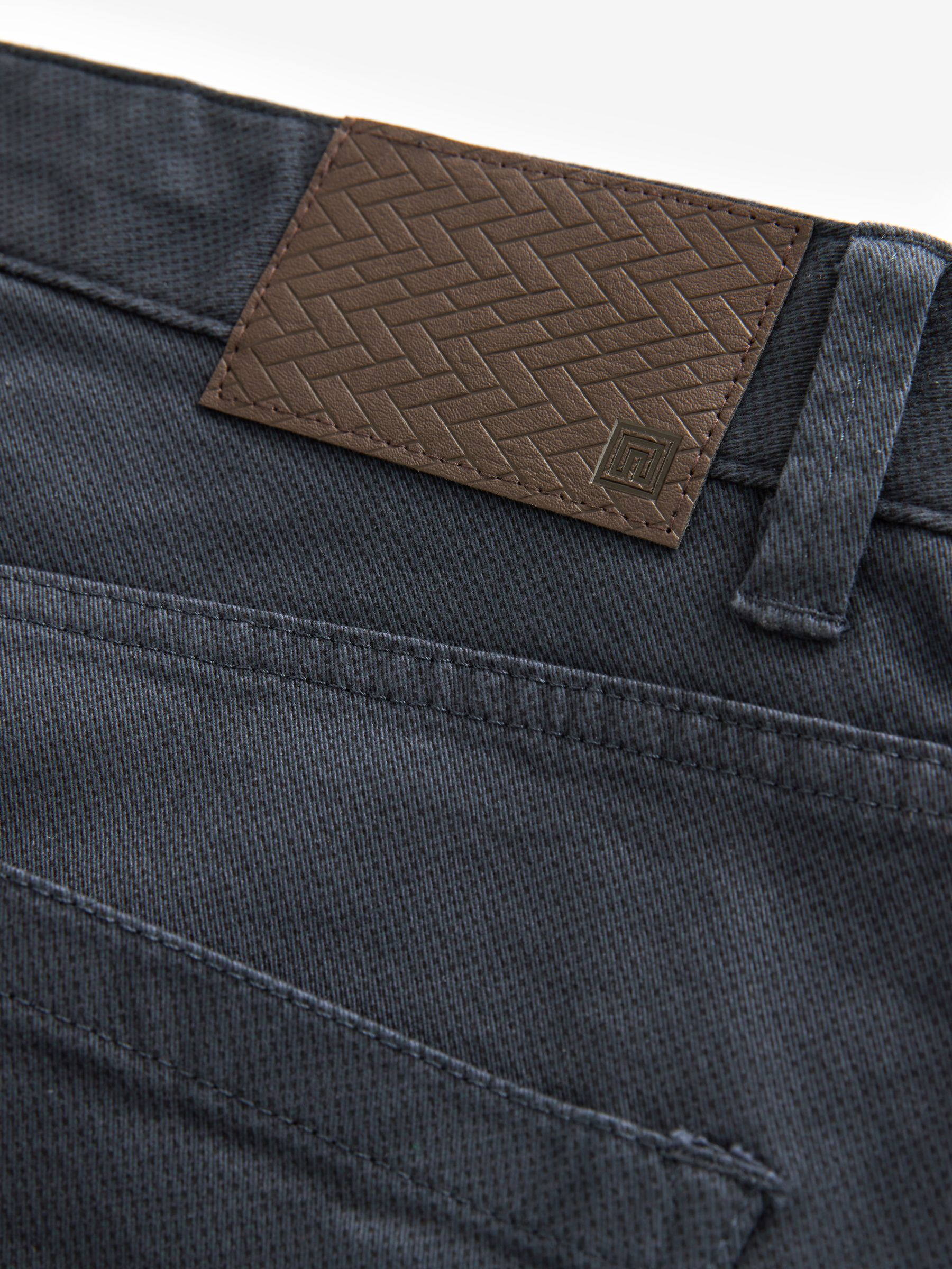 Donkerblauw - Slim fit modieuze bedrukte stretchy chino's met riem