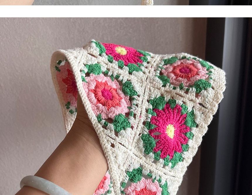 Cap Station - Gehaakte hoofddoek met bloemenmotief