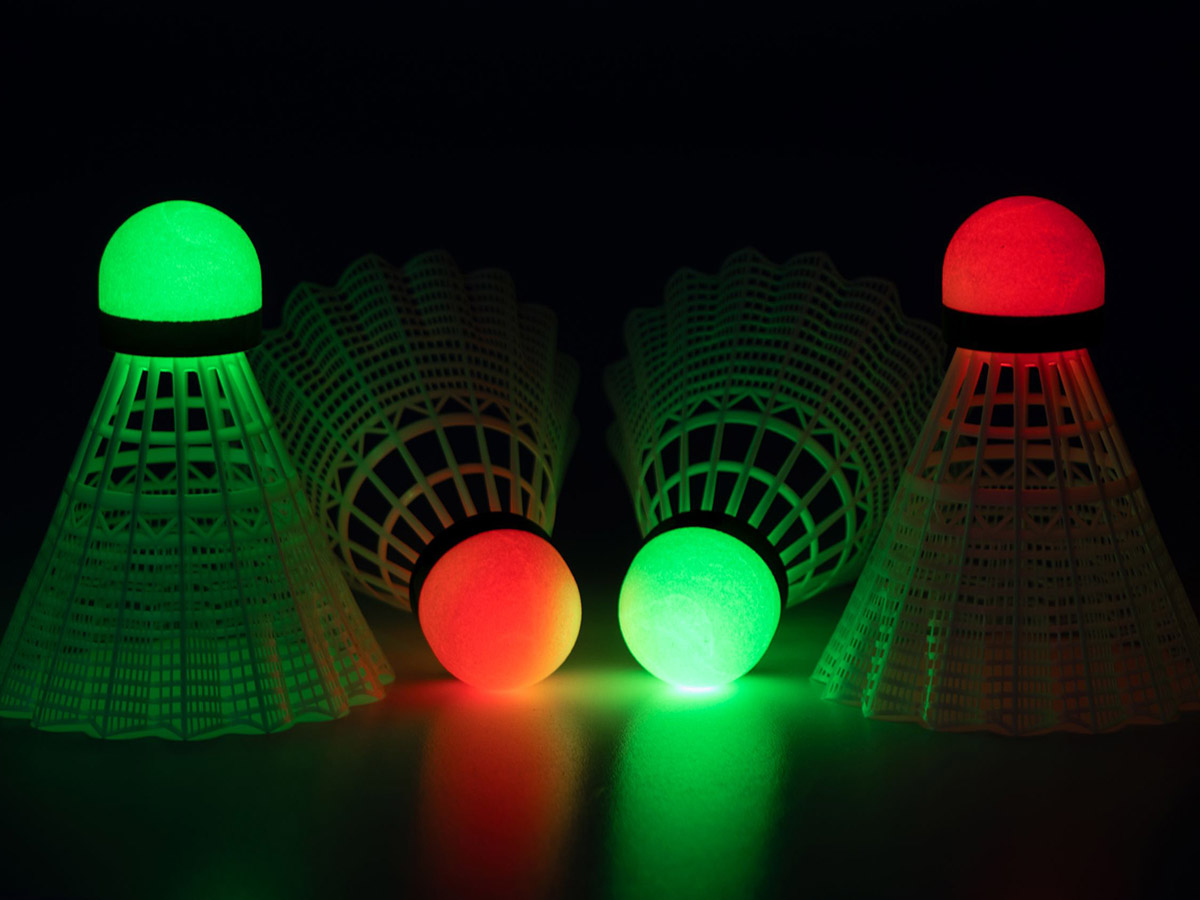 Avento 4 LED badminton shuttles