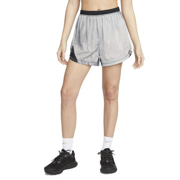 Nike Dri Fit Repel Mid Rise 3