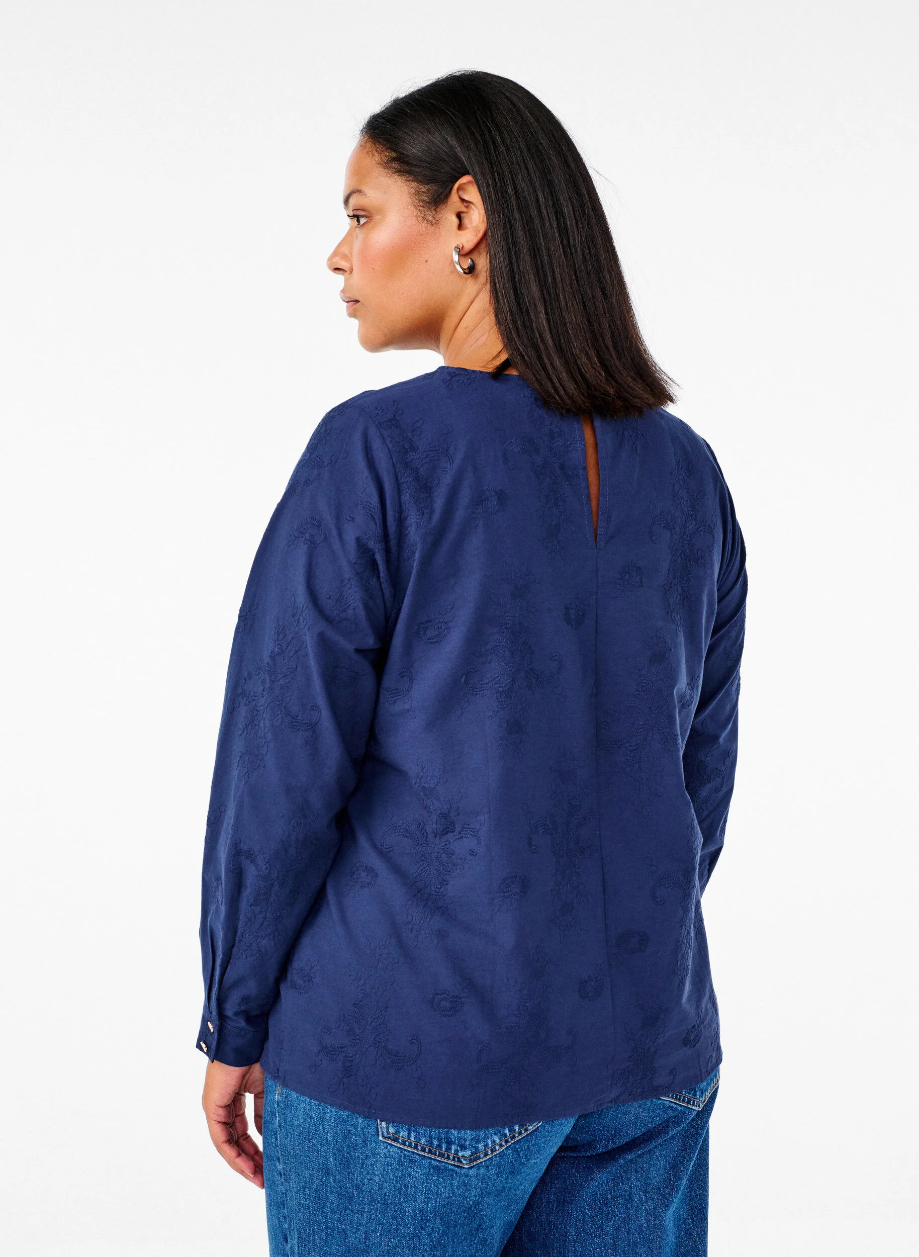 Langærmet bluse med broderi