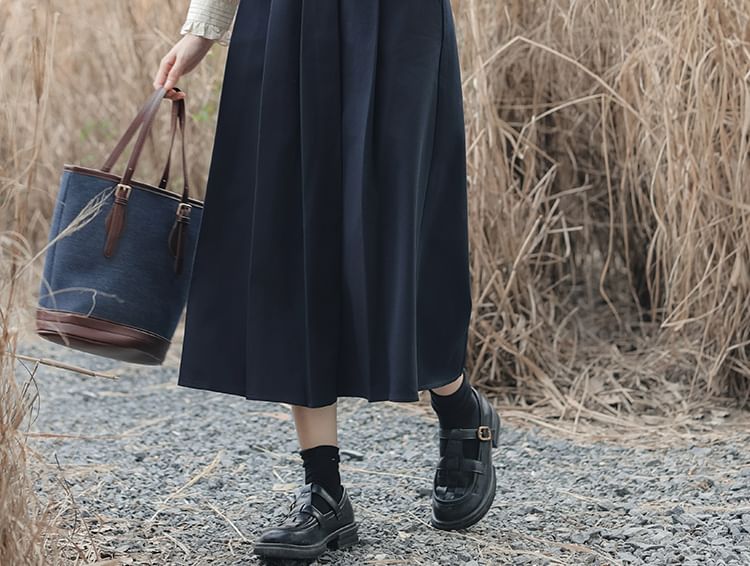 Damzelle - Effen vest met ronde hals / Blouse met lange mouwen / Maxi A-lijn rok met hoge taille / Set