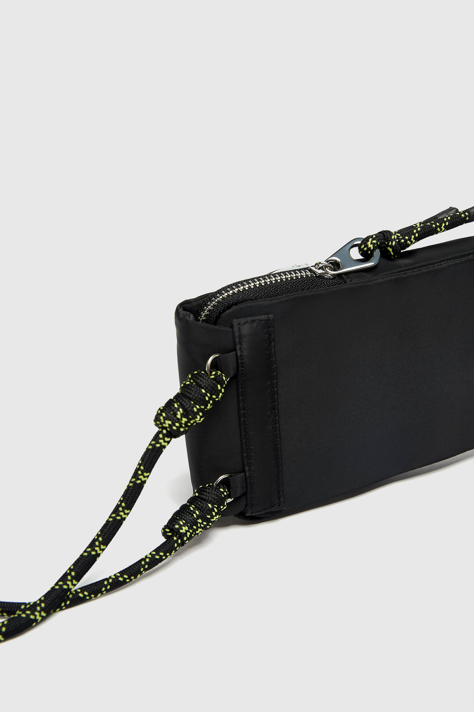 SUPORTE PARA CELULAR COM ABA - PRETO