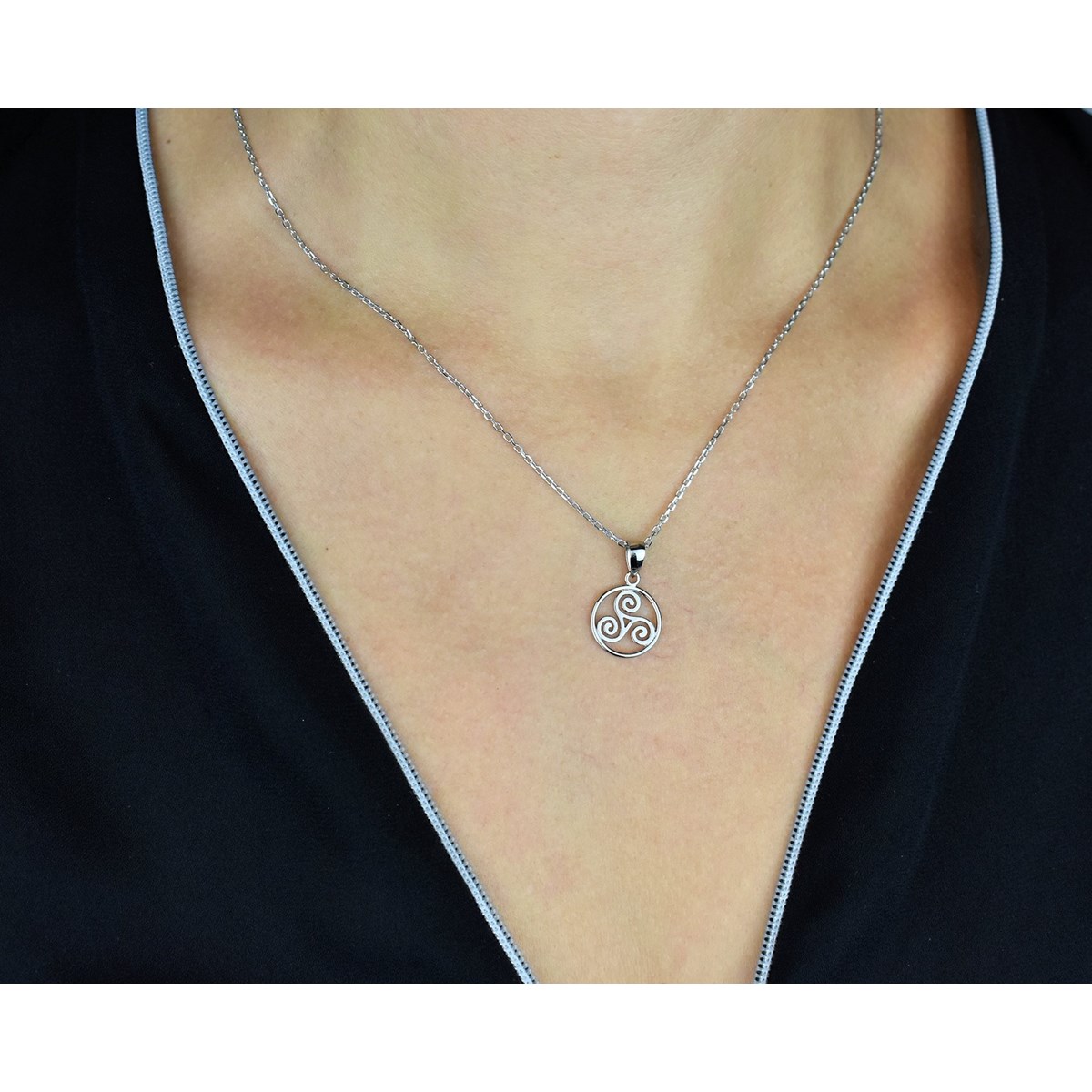 Collier triskel dans un cercle Argent 925 Rhodié