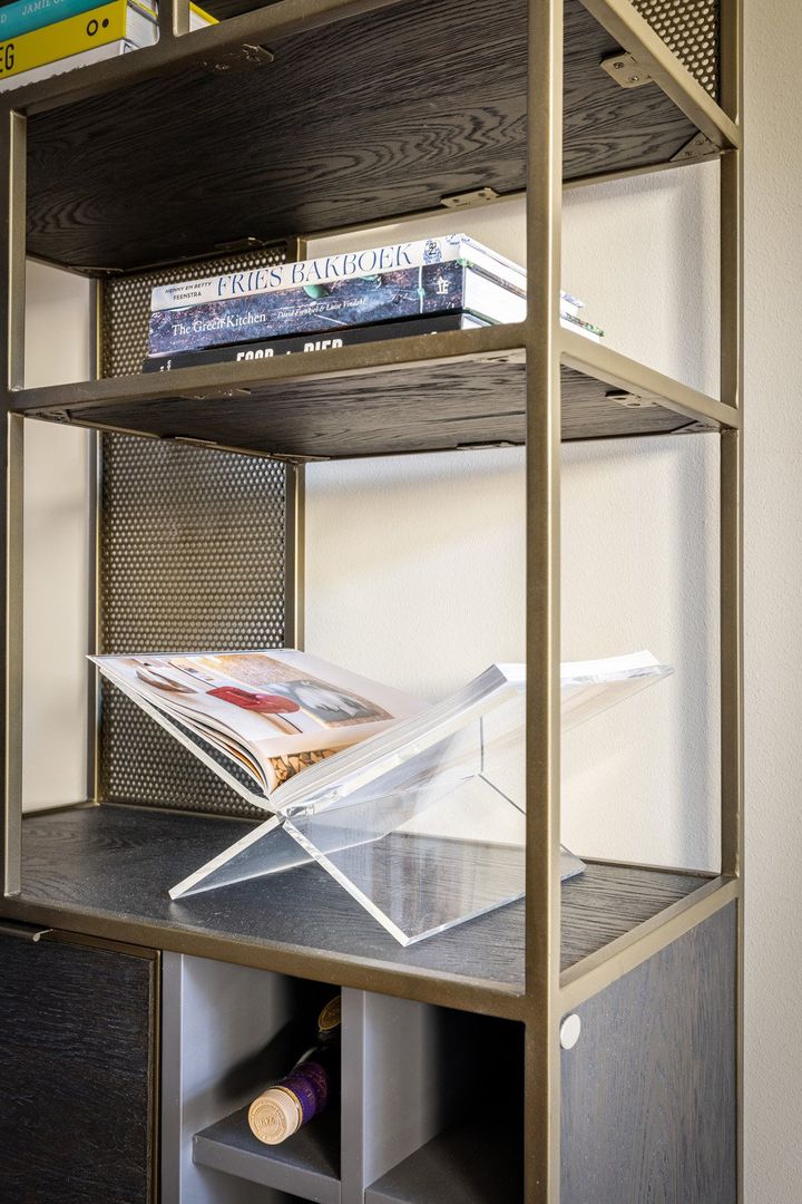 Henders en Hazel City Boekenkast