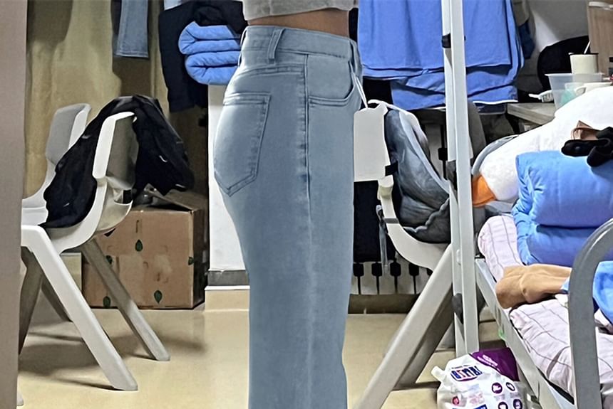 Girliepairs - Mid Rise Flared Jeans