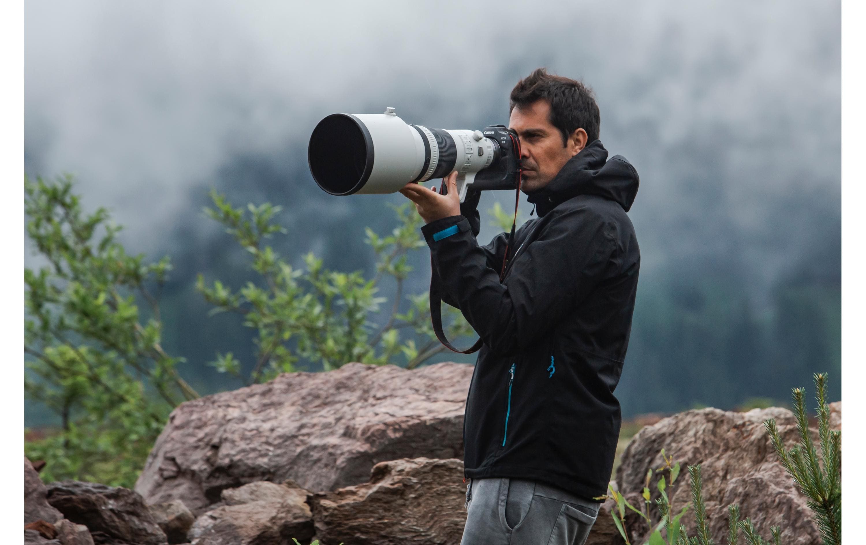Fotokamera EOS R3 Kit RF 100-300mm F/2.8L IS USM<br>Blitzschnelle Systemkamera zum Fotografieren und Filmen inklusive Objektiv