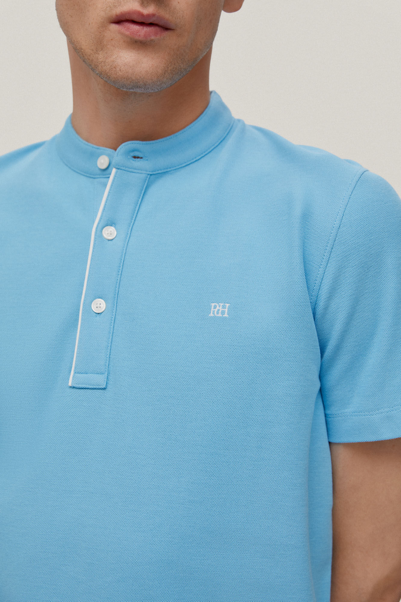 Camisa polo com gola mandarim e acabamento anti-odor - Azul
