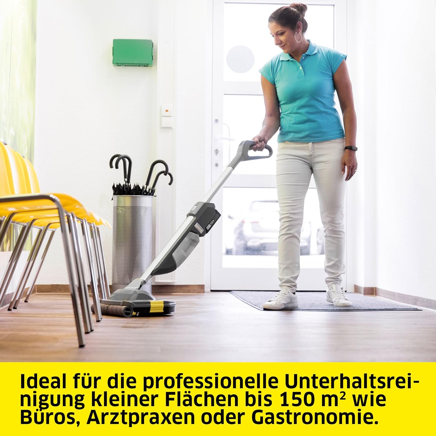 Kärcher Scheuersaugmaschine BR 30/1 C Bp, Leistung: 70 W, Flächenleistung: max. 150 m², 2-Tank-System, Arbeitsbreite: 300 mm, Walzenbürste, verwendbar mit dem Kärcher 18-V-Akku, ohne Akku