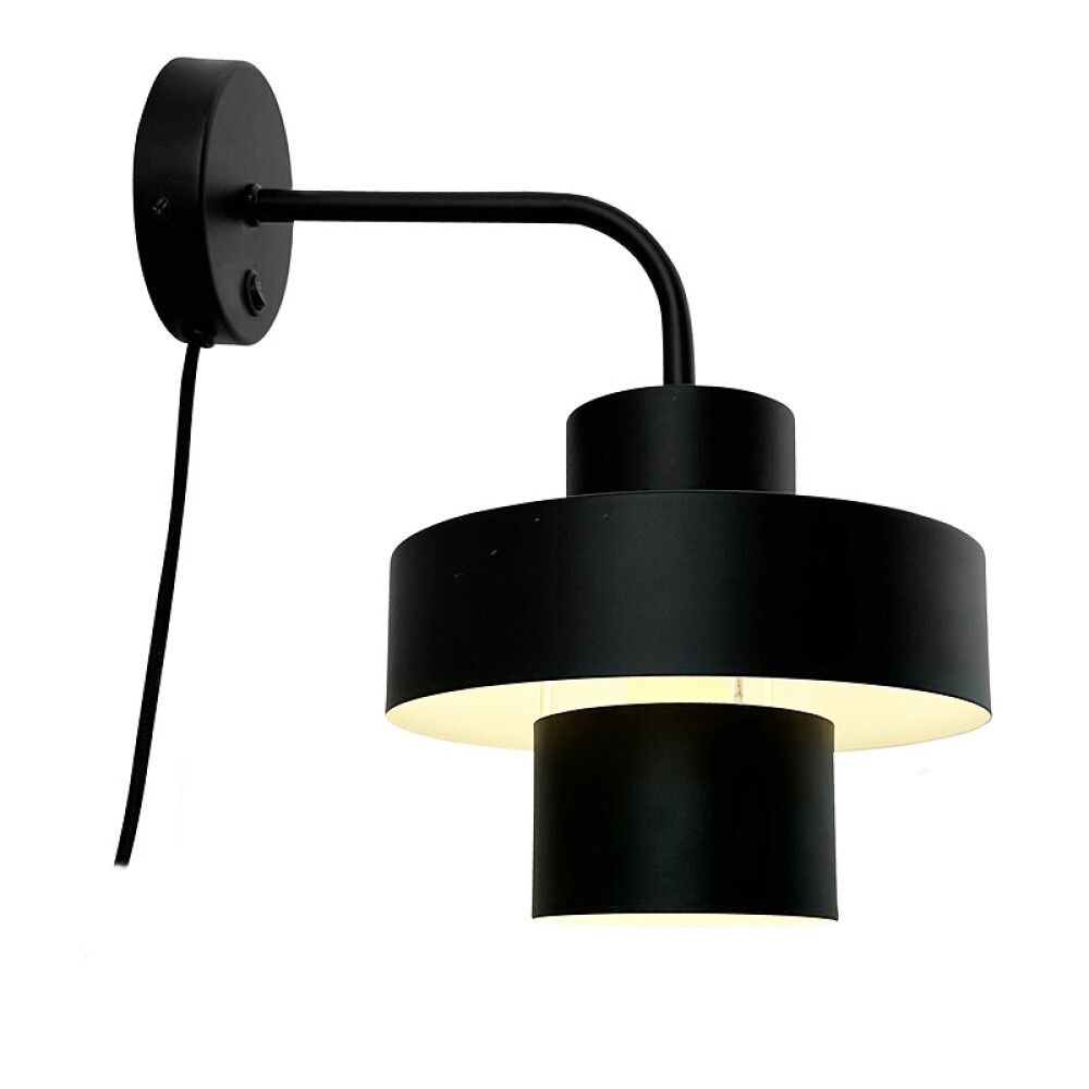 VEGGLAMPE DYBERG LARSEN STOKE SVART