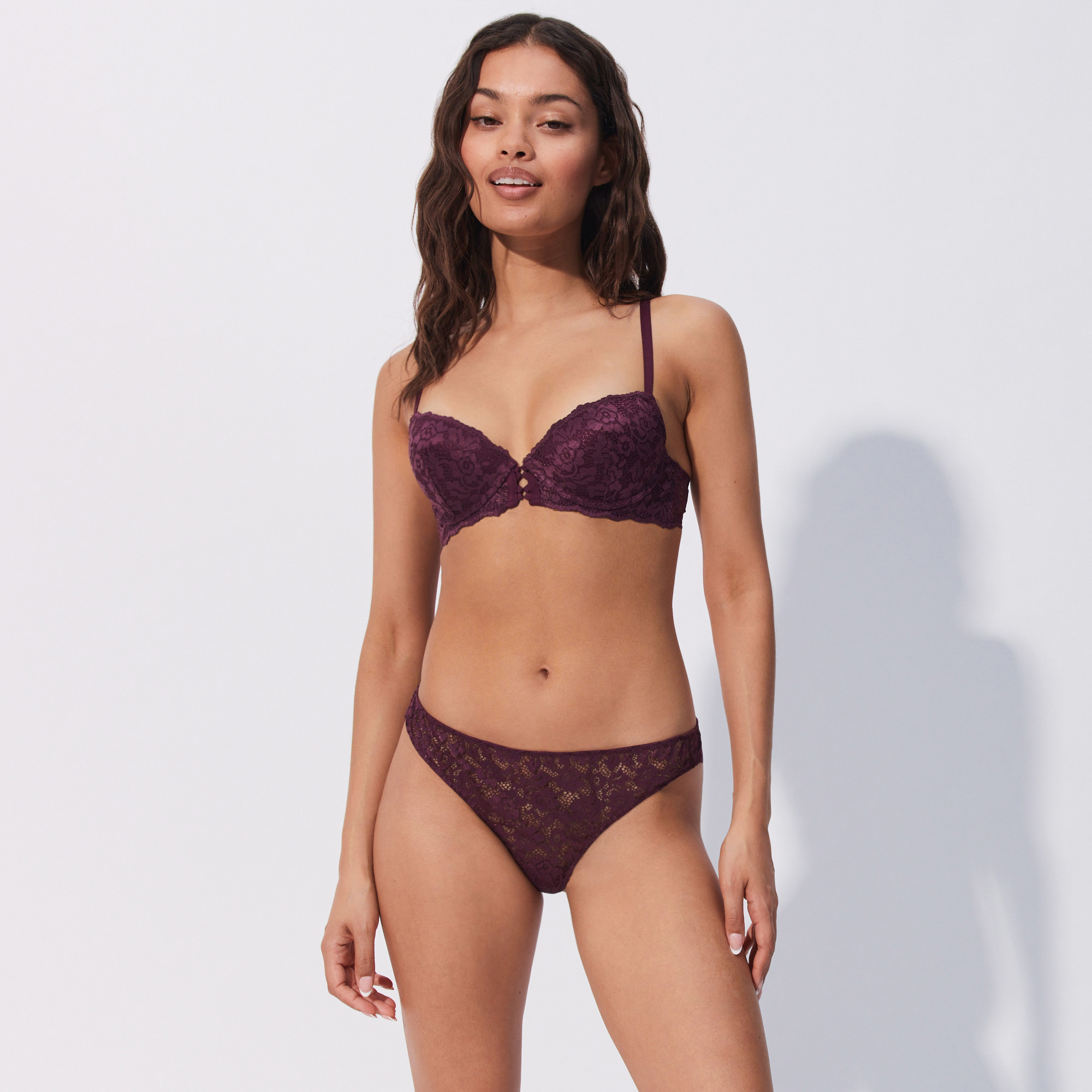 Tanga en dentelle fleurie