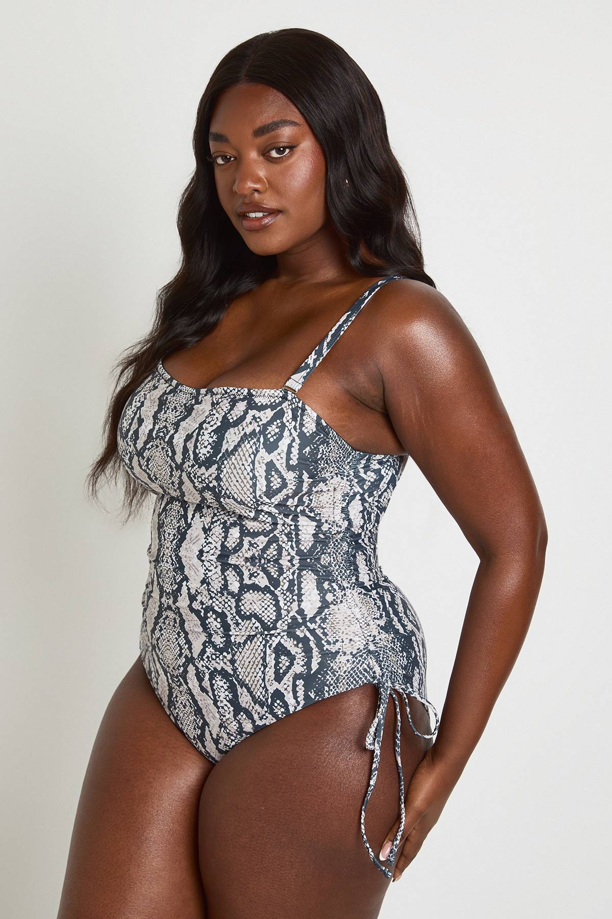 boohoo Maillot De Bain Grande Taille À Imprimé Synthétique Et Fronces