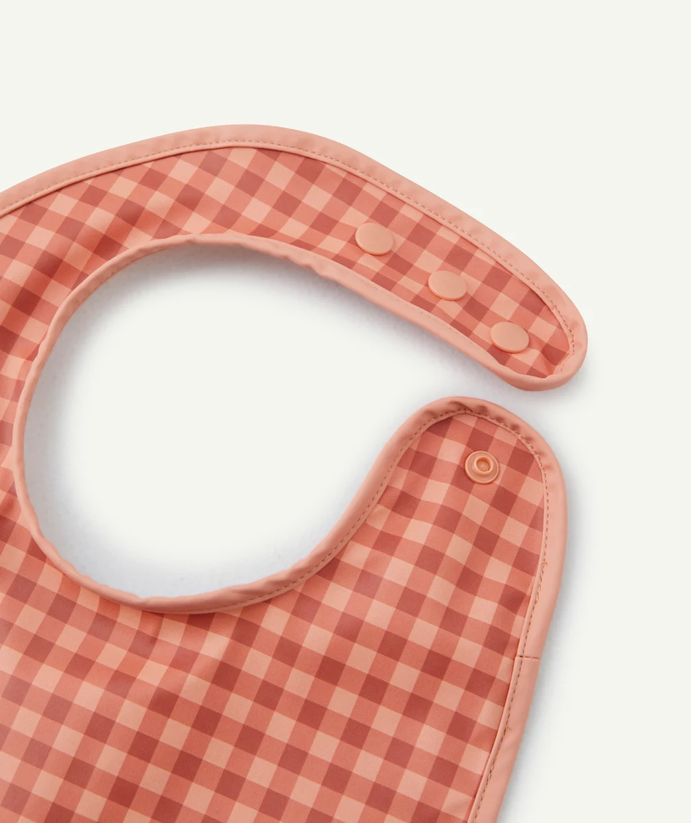 GRECH & CO.BAVOIR EN FIBRES RECYCLÉES ET IMPRIMÉ À CARREAUX ROUGES