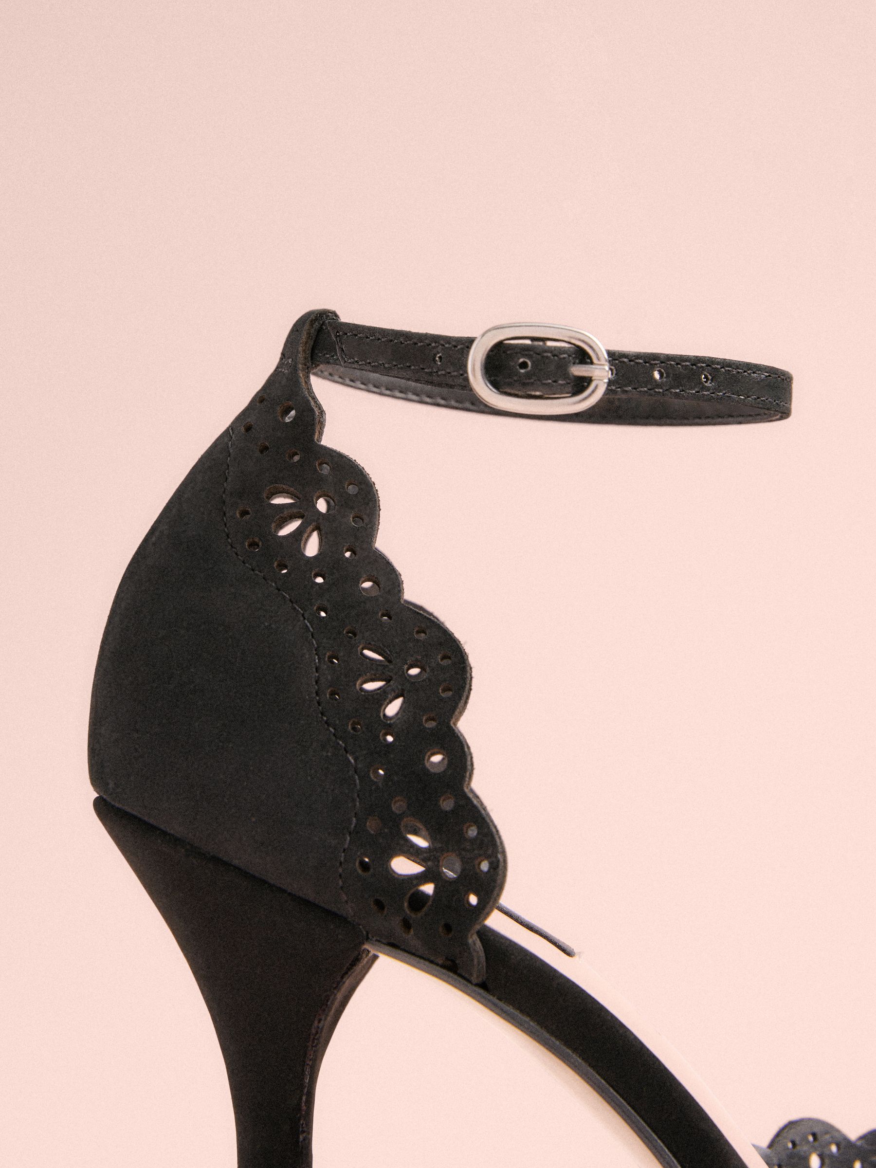 Zwart - Tabitha Simmons x Next Orton leren ronde neus hakken met lasergesneden details