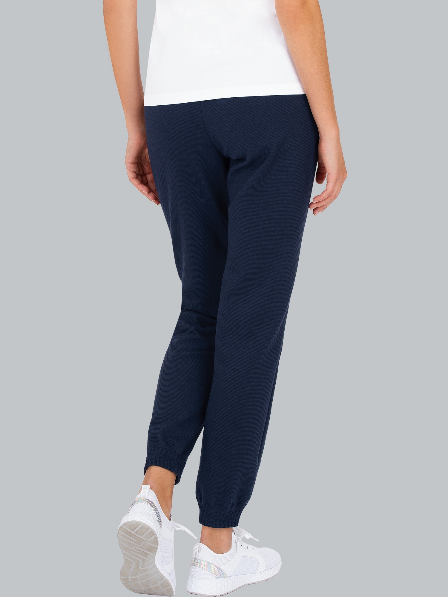 Bequeme Jogginghose mit großen Taschen Navy