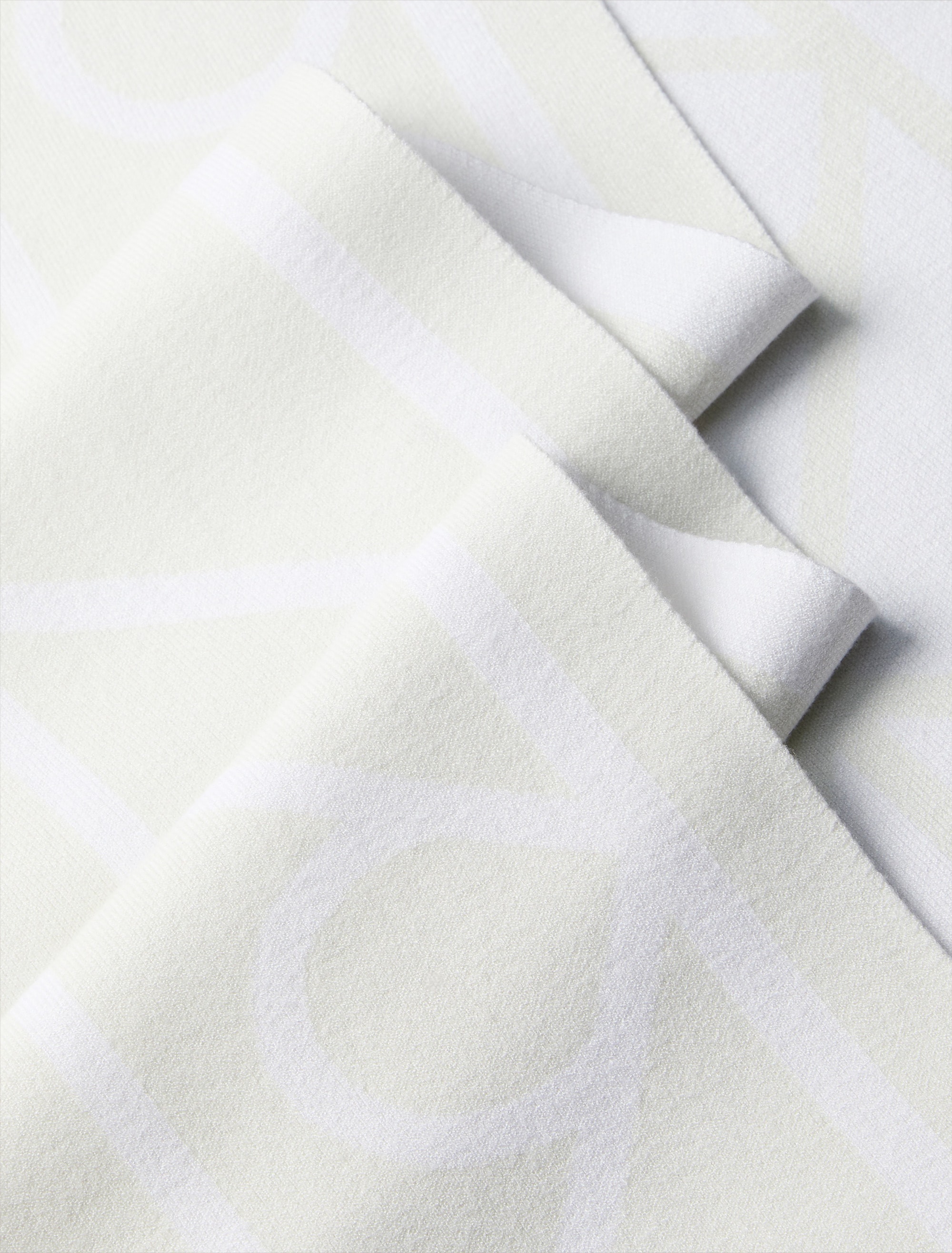 Calvin Klein Modetuch »AOP JCQ FINE RIB SCARF« Perfekt für den Alltag
