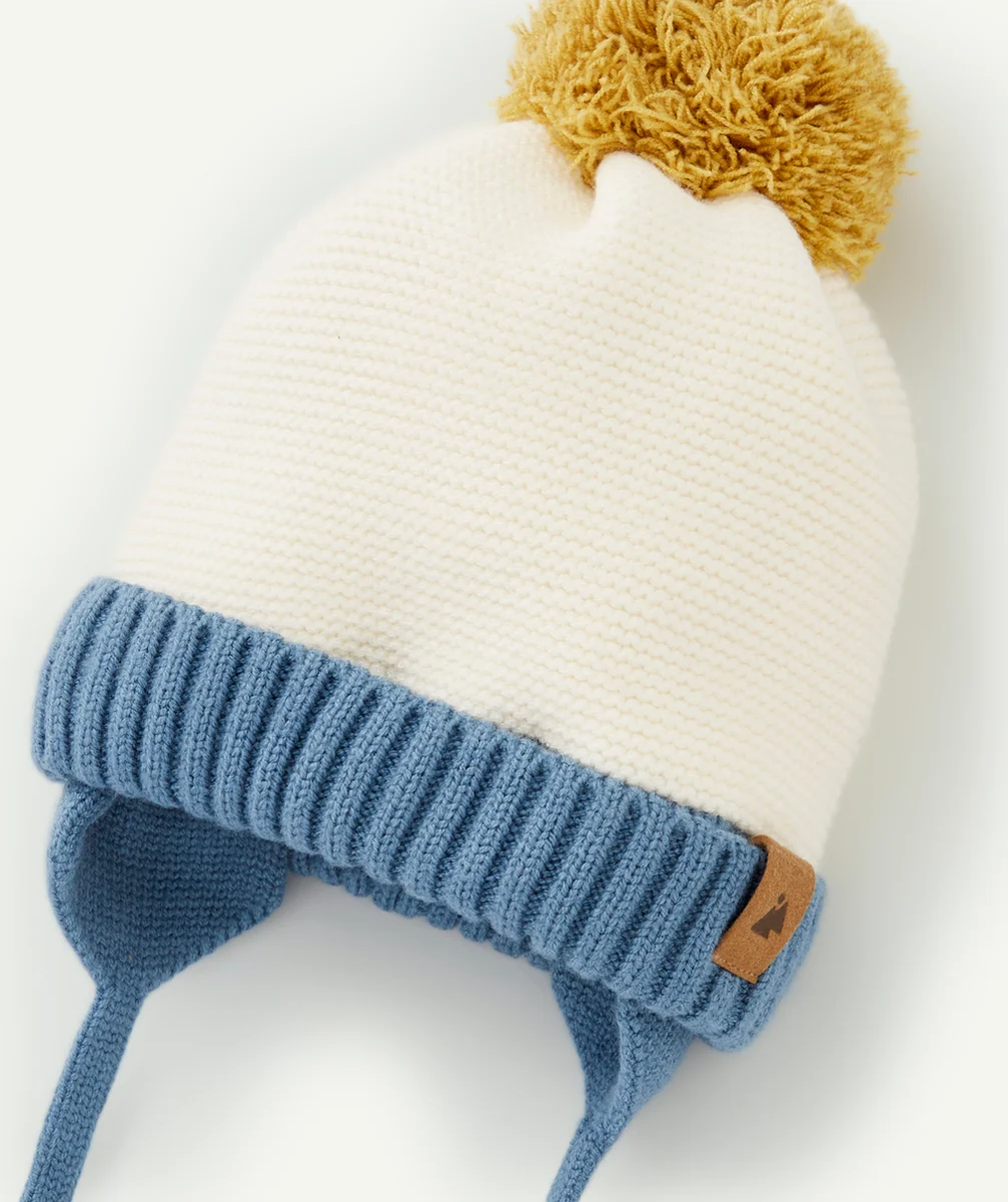 BONNET BÉBÉ GARÇON AVEC POMPON JAUNE ÉCRU ET BLEU