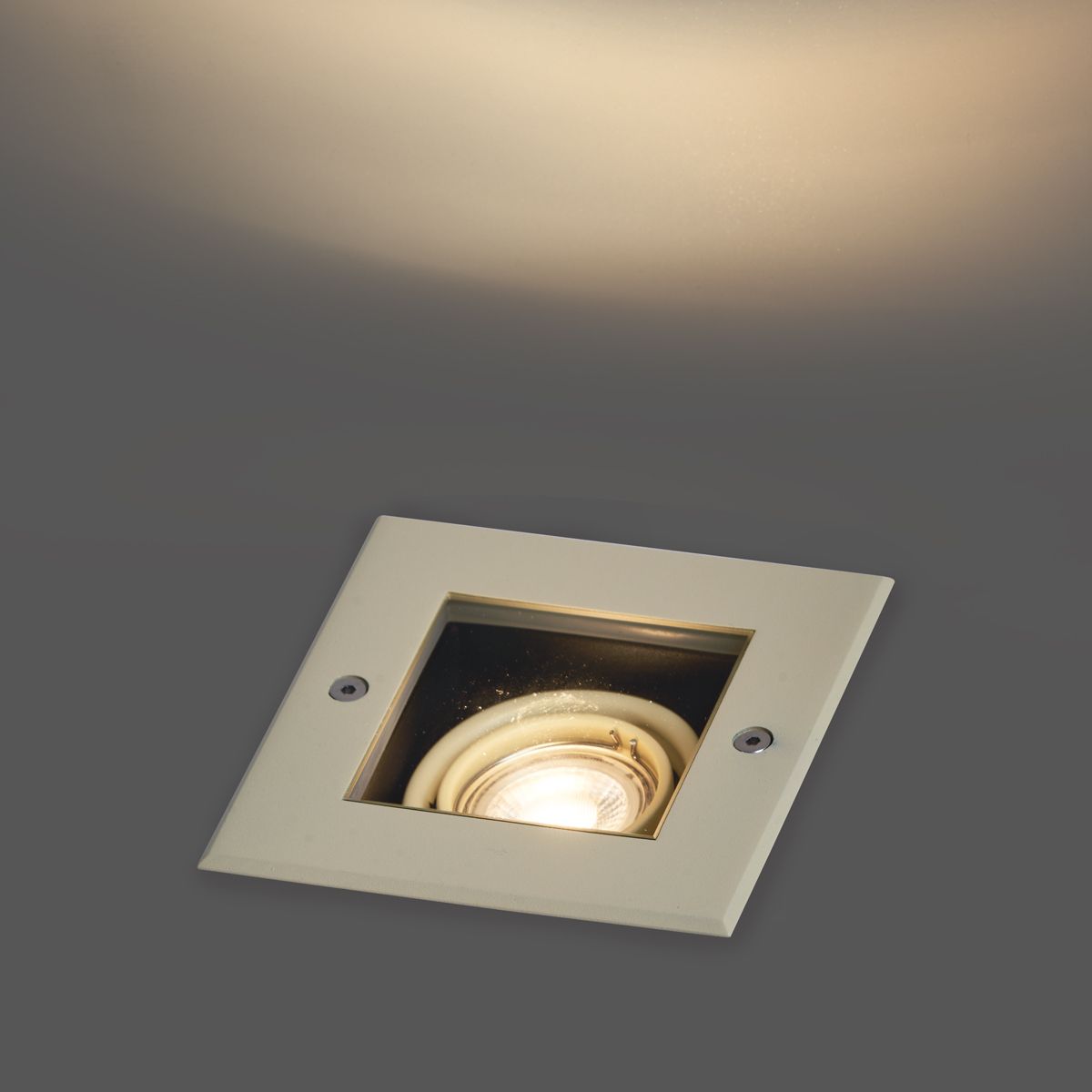 Moderne grondspot beige GU10 50mm draai- en kantelbaar IP65 - Oneon