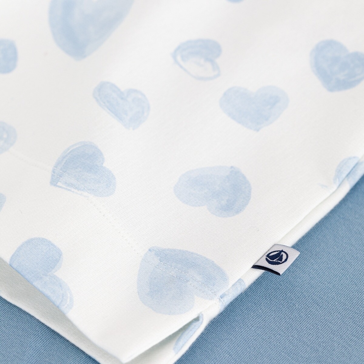 PETIT BATEAU<br>Pijama estampado com motivos de coração