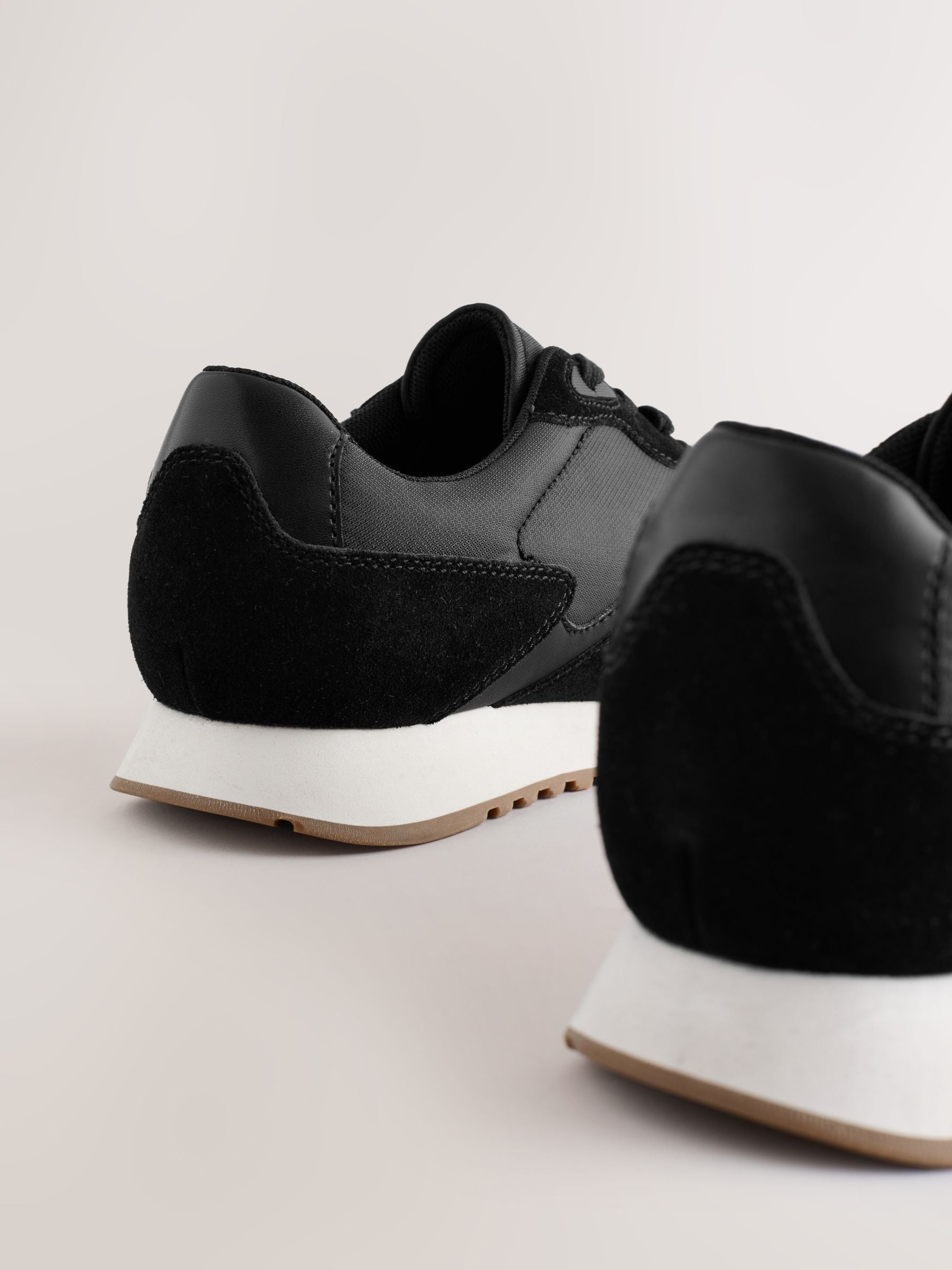 Zwart - Smart Casual Runners Trainers with Suede Trim