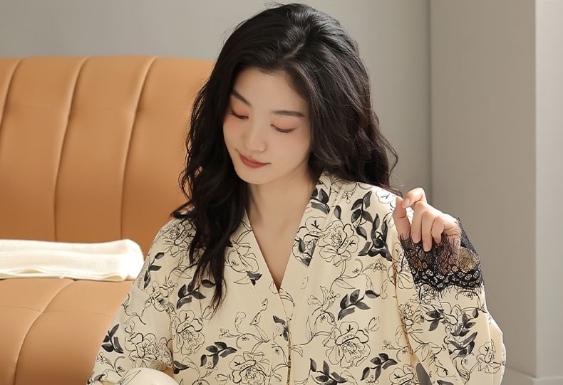 Jeony - Gewatteerde loungewearset met bloemenprint