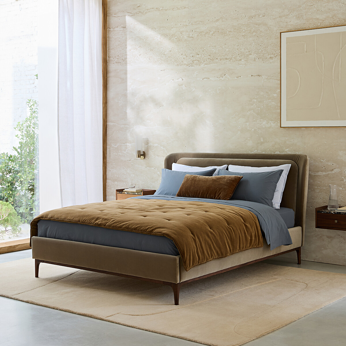 AM.PM<br>Cama de casal de veludo, Jabote
