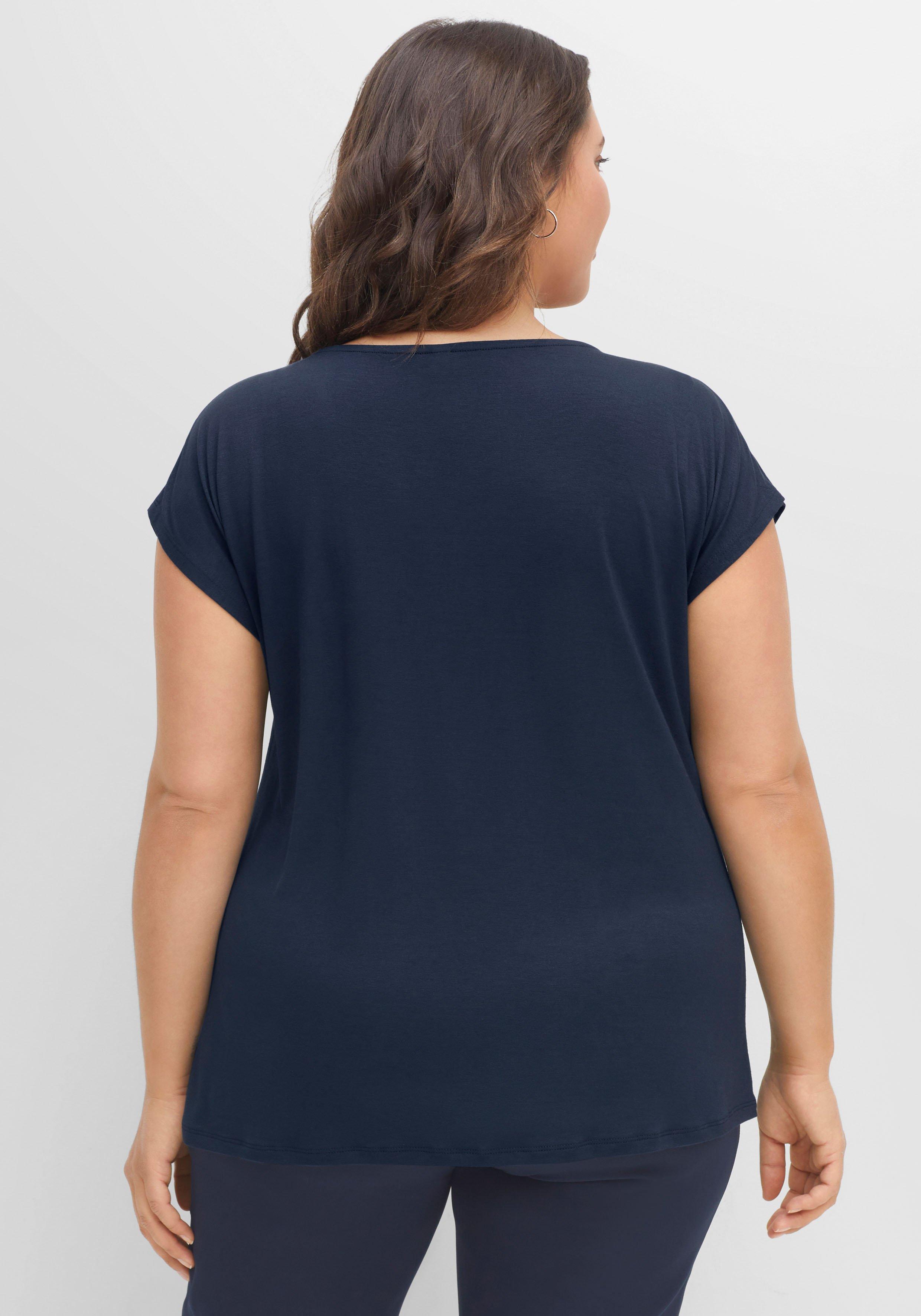Shirt mit Falten seitlich am Ausschnitt