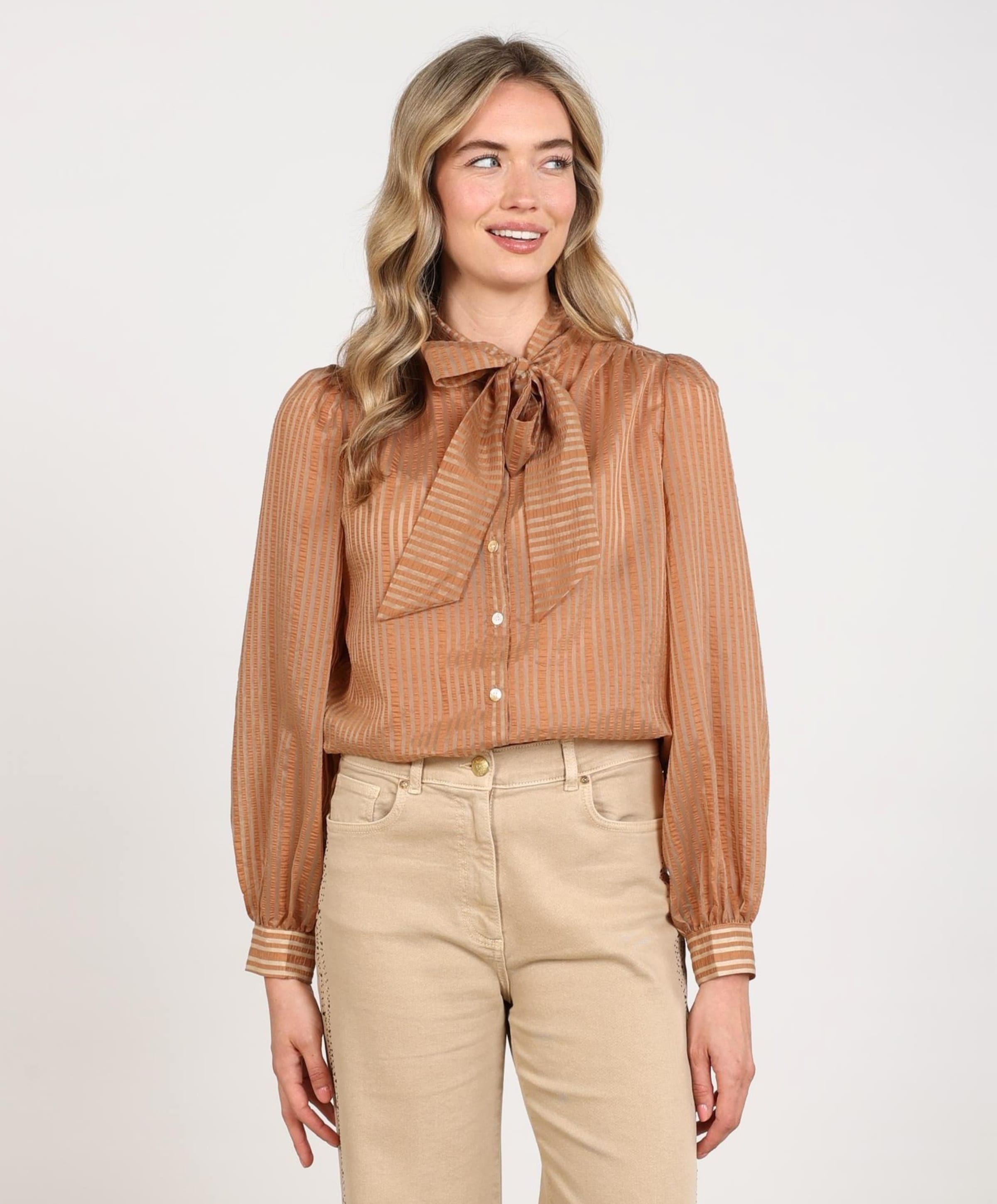 Nukus Dames blouse beige