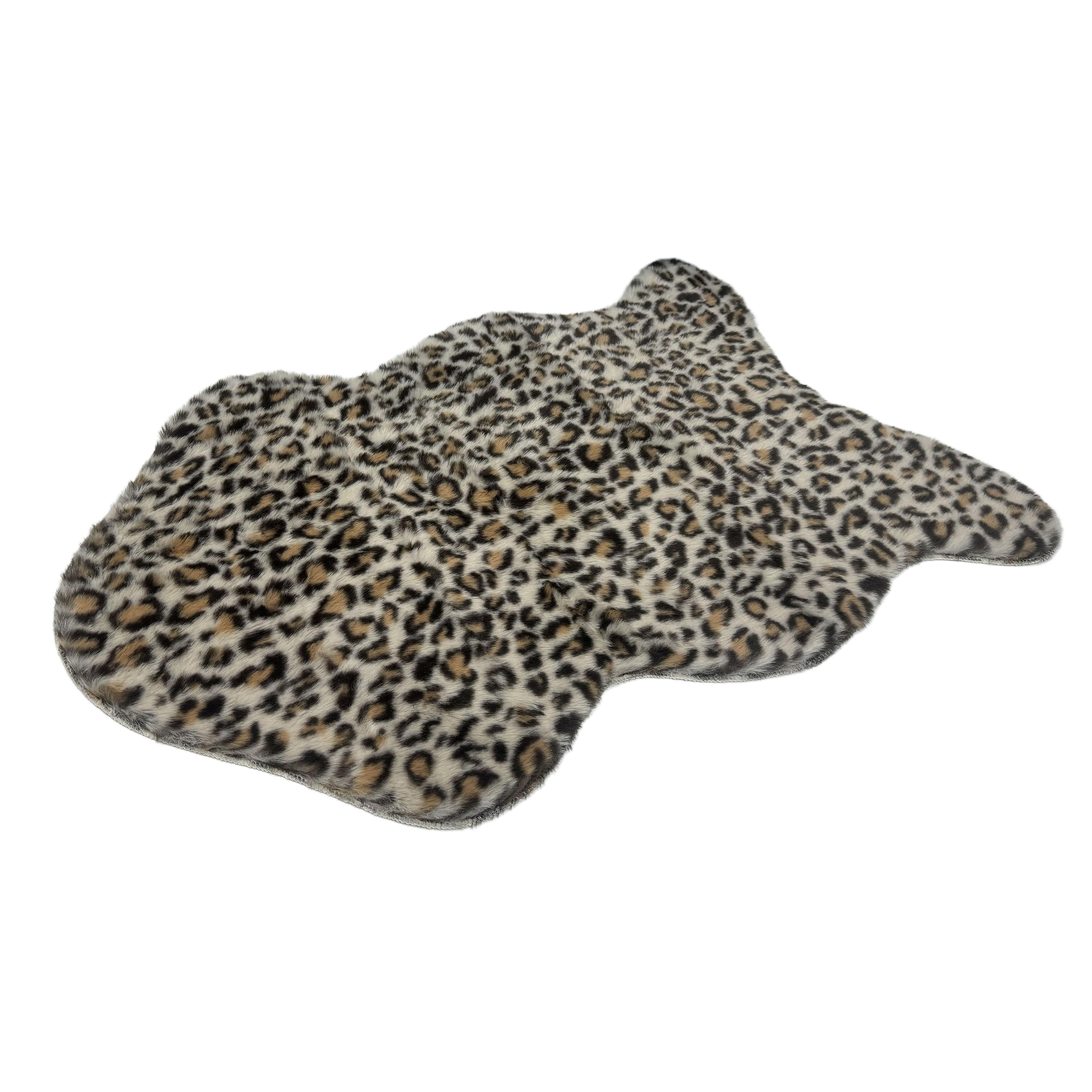 TAPIS EFFET PEAU BETE LEOPARD