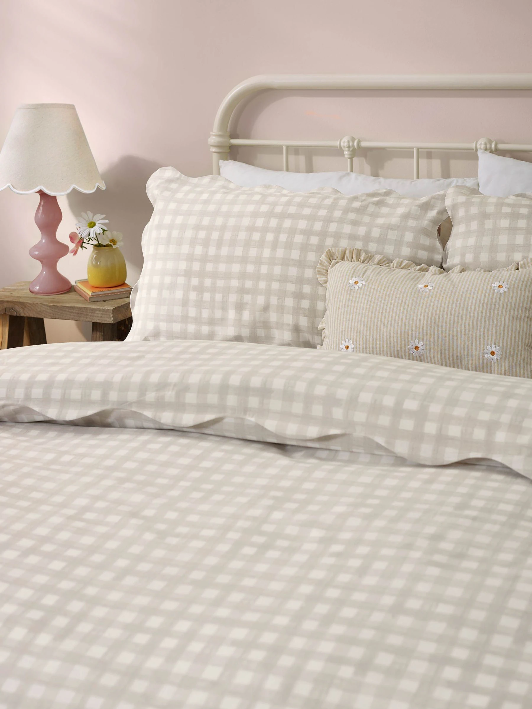Furn Scalloped Edge Gingham Duvet Set