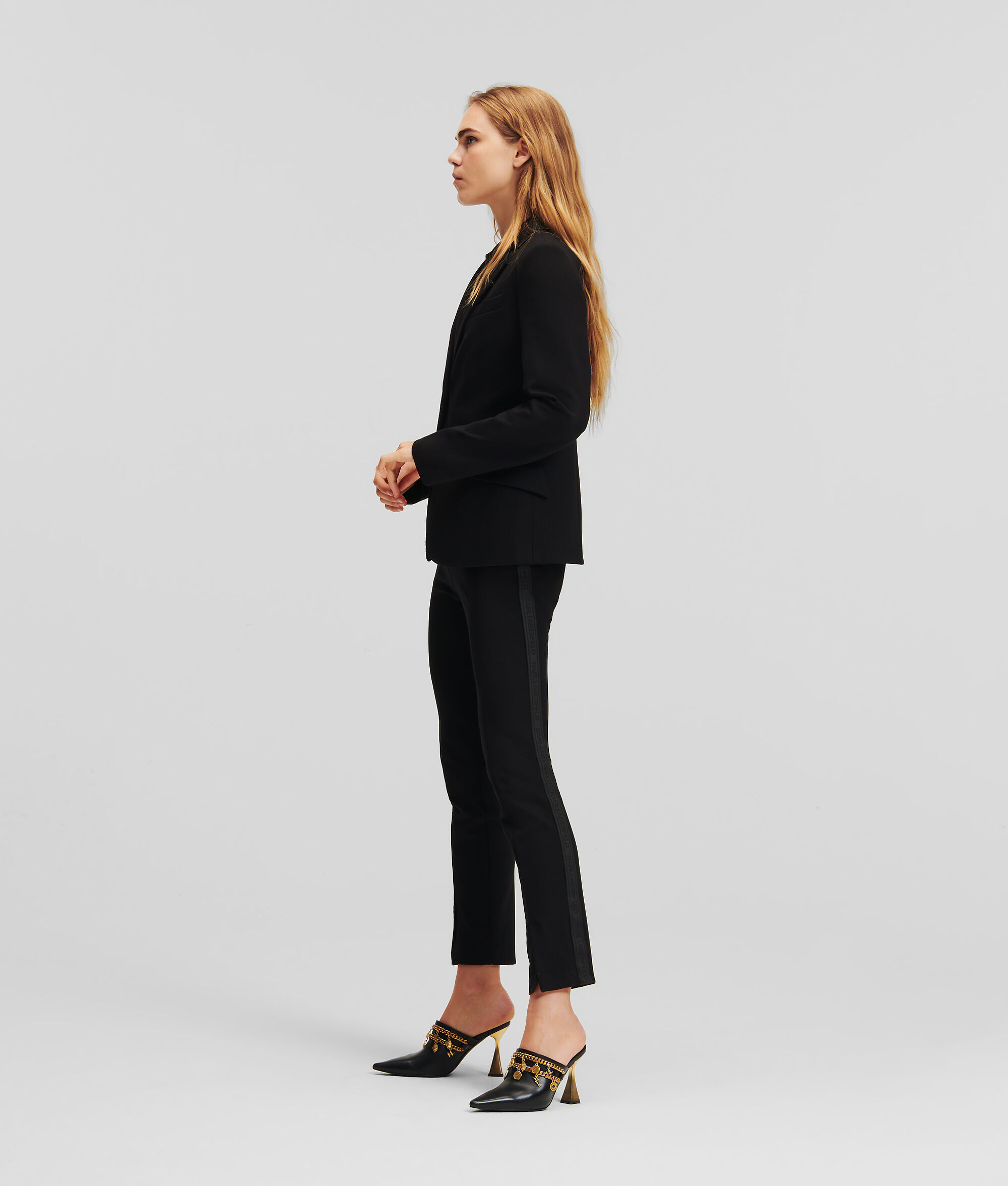 VESTE EN PUNTO